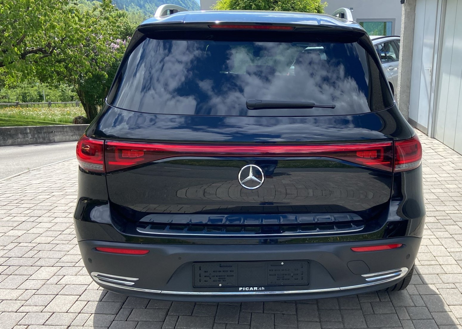 MERCEDES-BENZ EQB 350 4Matic-image-4