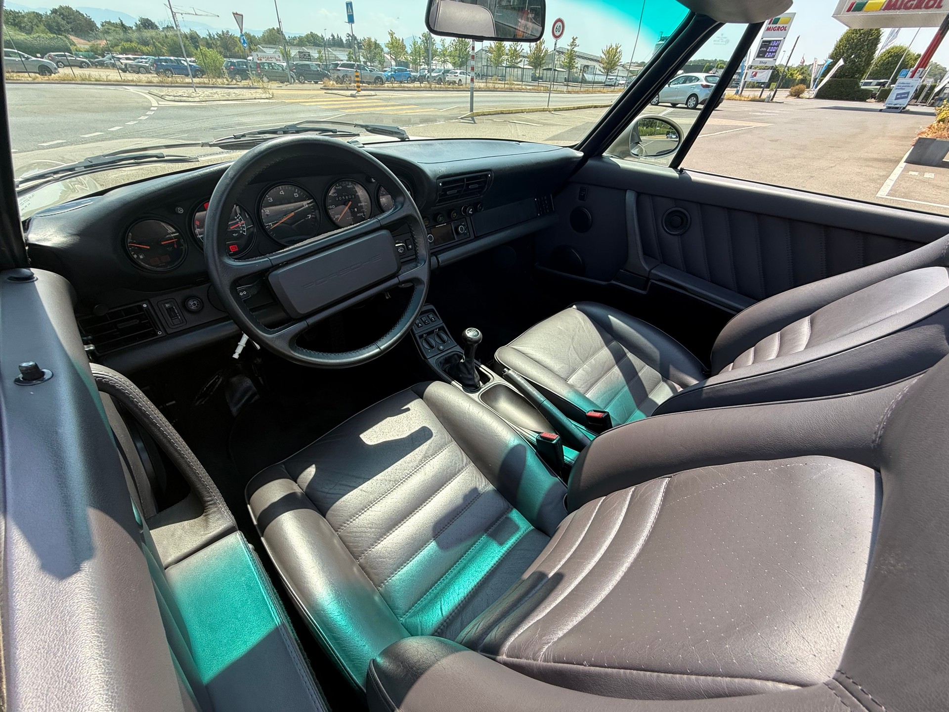 PORSCHE 3.6 Carrera 4 Cabriolet-image-9