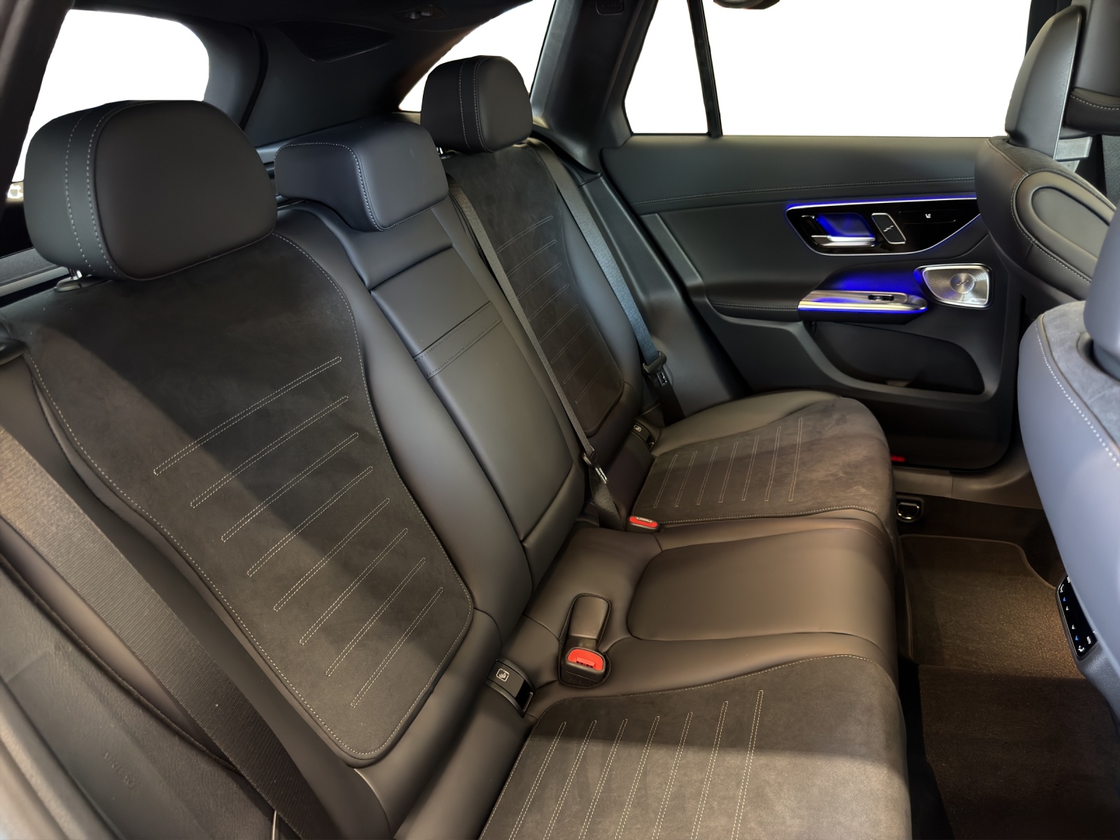 MERCEDES-BENZ GLC 300 4Matic 9G-Tronic-image-13