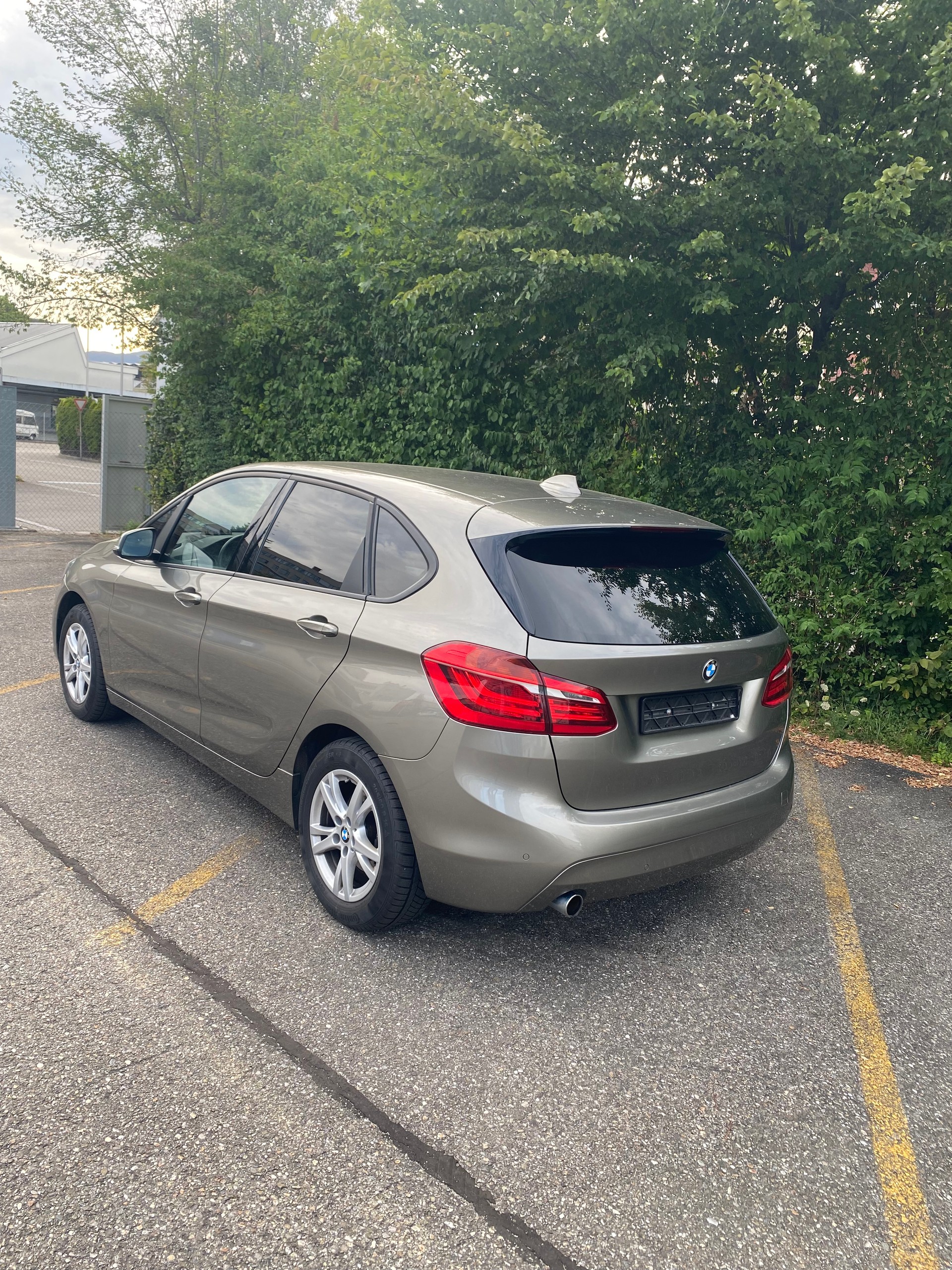 BMW 218d xDrive Active Tourer Luxury Line Steptronic-image-12