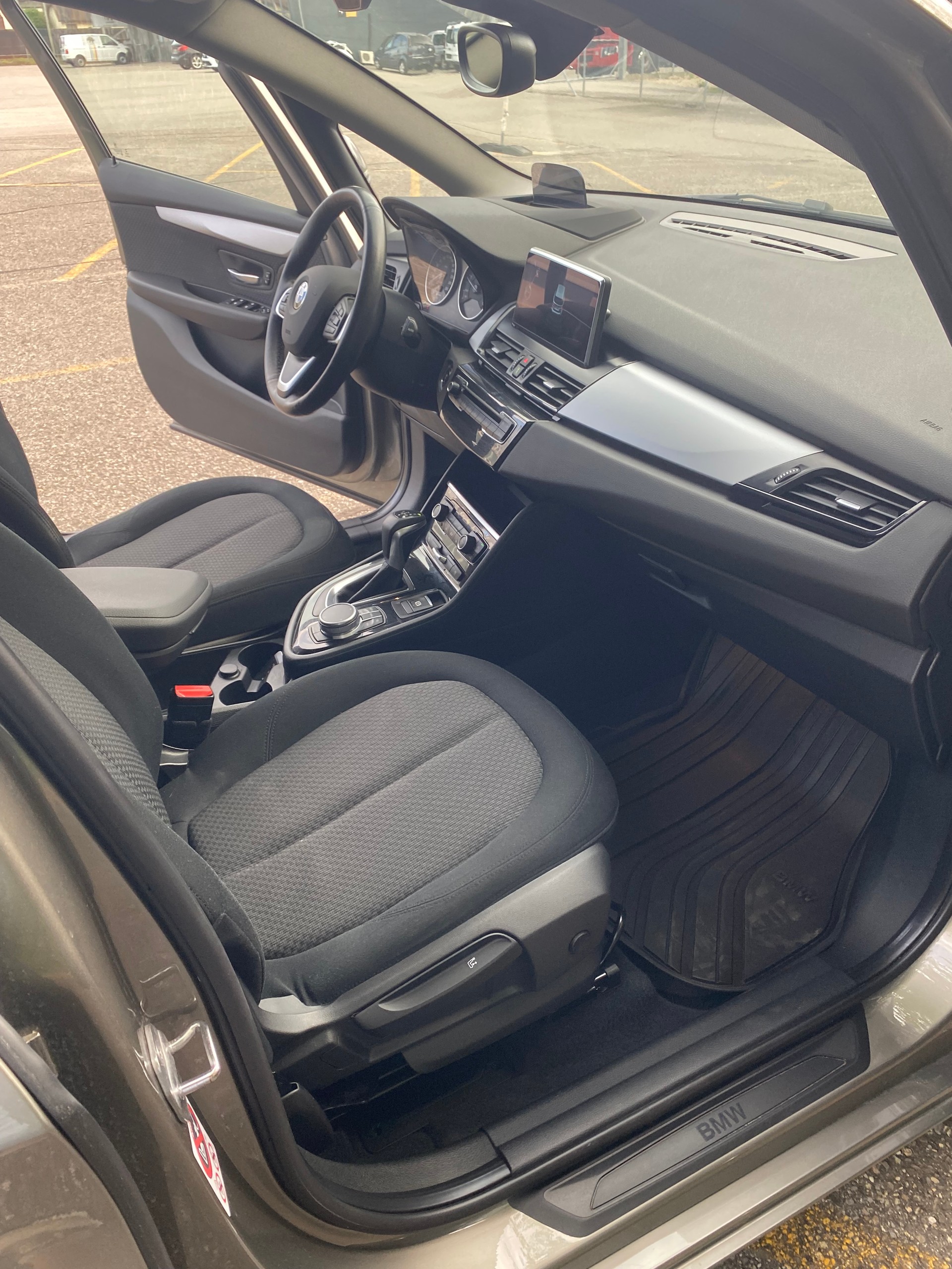 BMW 218d xDrive Active Tourer Luxury Line Steptronic-image-8