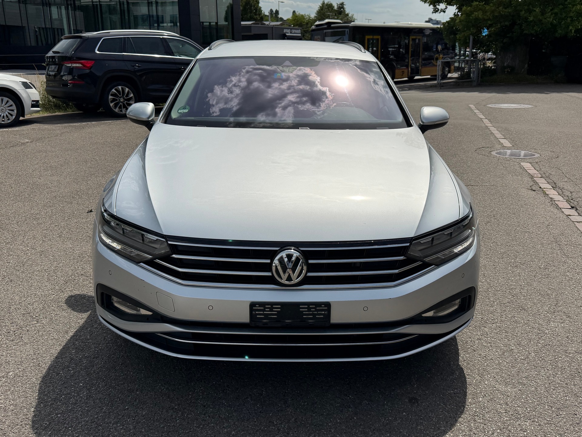 VW Passat Variant 1.6 TDI Business DSG-image-2