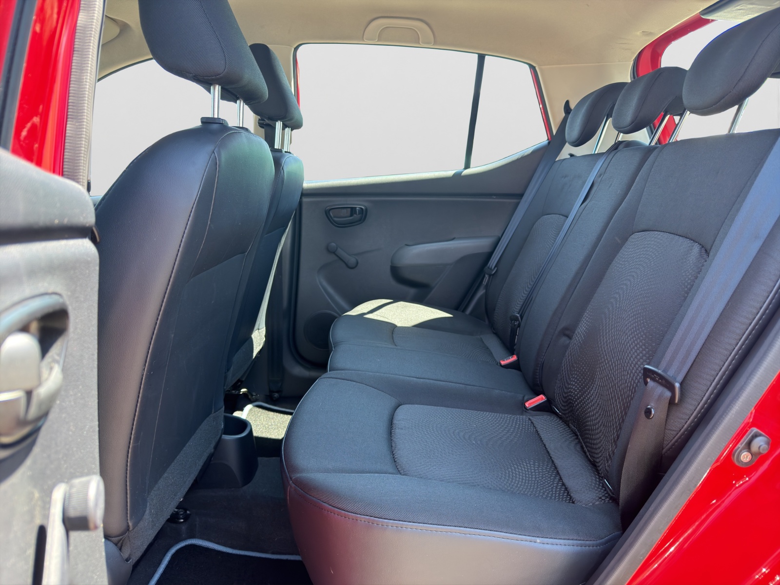 HYUNDAI i10 1.1 Comfort-image-10
