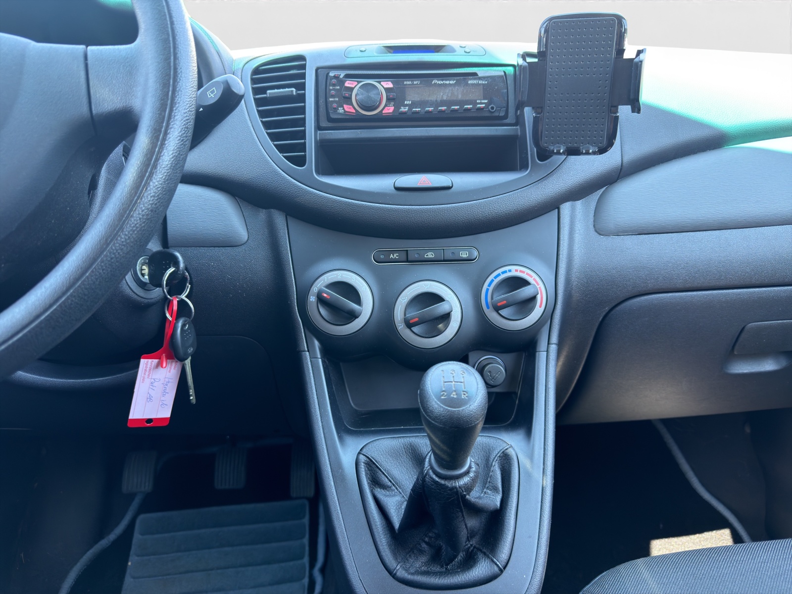 HYUNDAI i10 1.1 Comfort-image-12