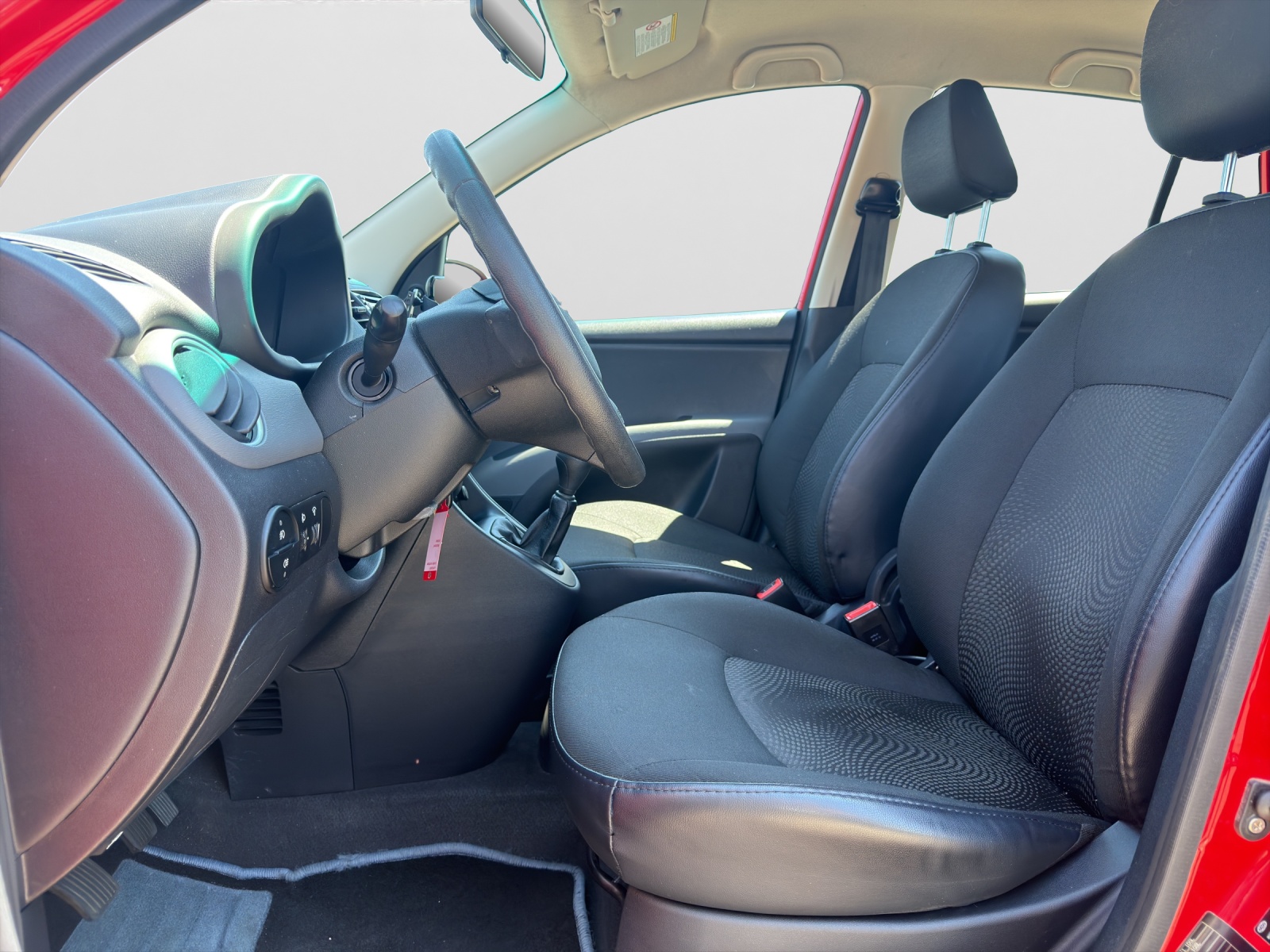 HYUNDAI i10 1.1 Comfort-image-8