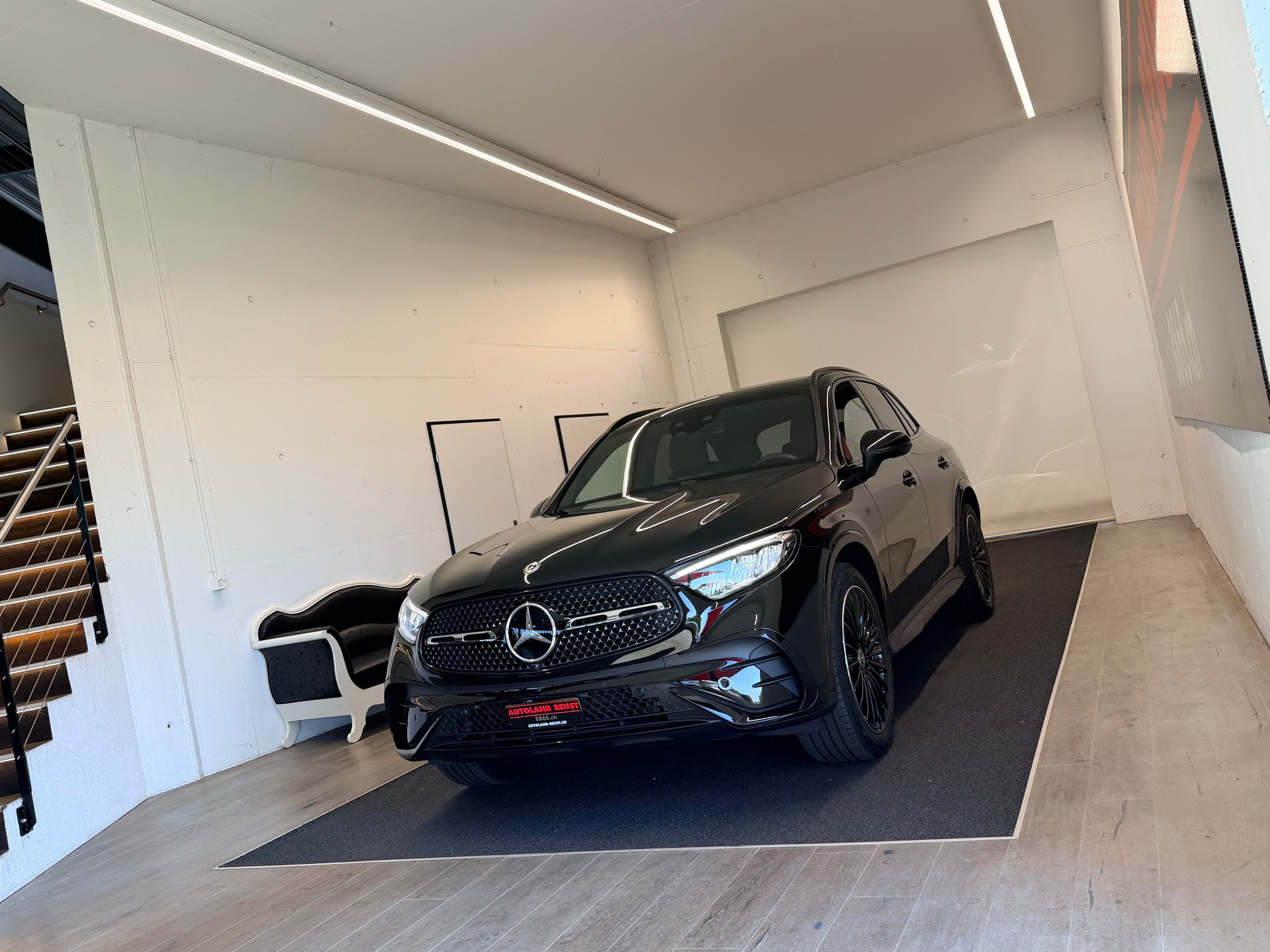 MERCEDES-BENZ GLC 300 d 4Matic 9G-Tronic-image-2