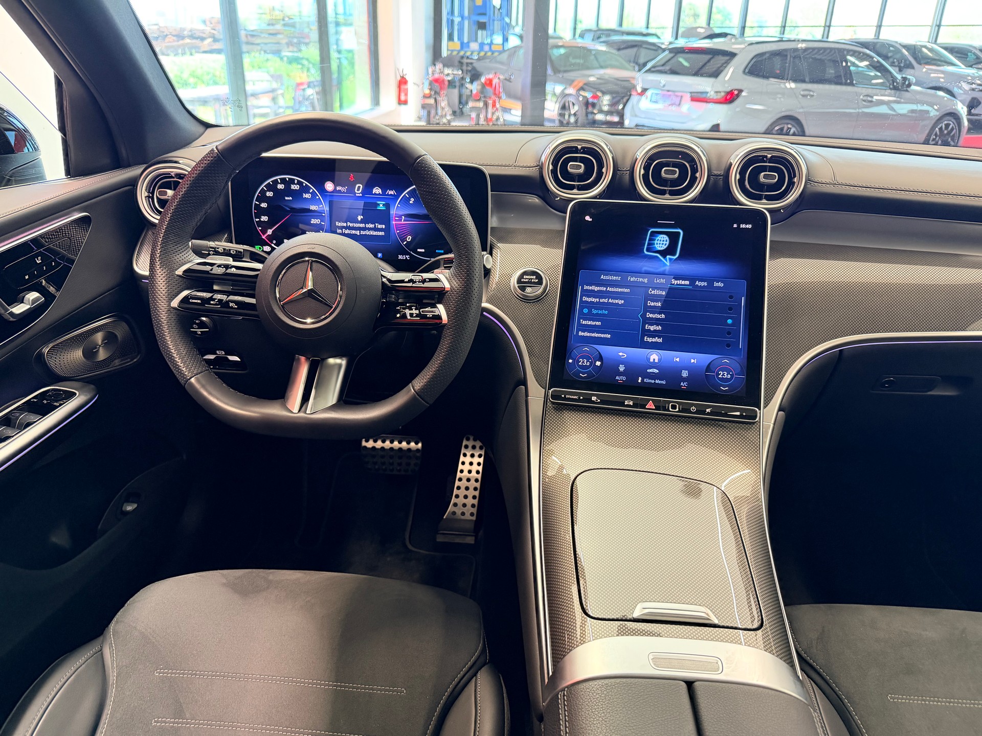 MERCEDES-BENZ GLC 300 d 4Matic 9G-Tronic-image-19