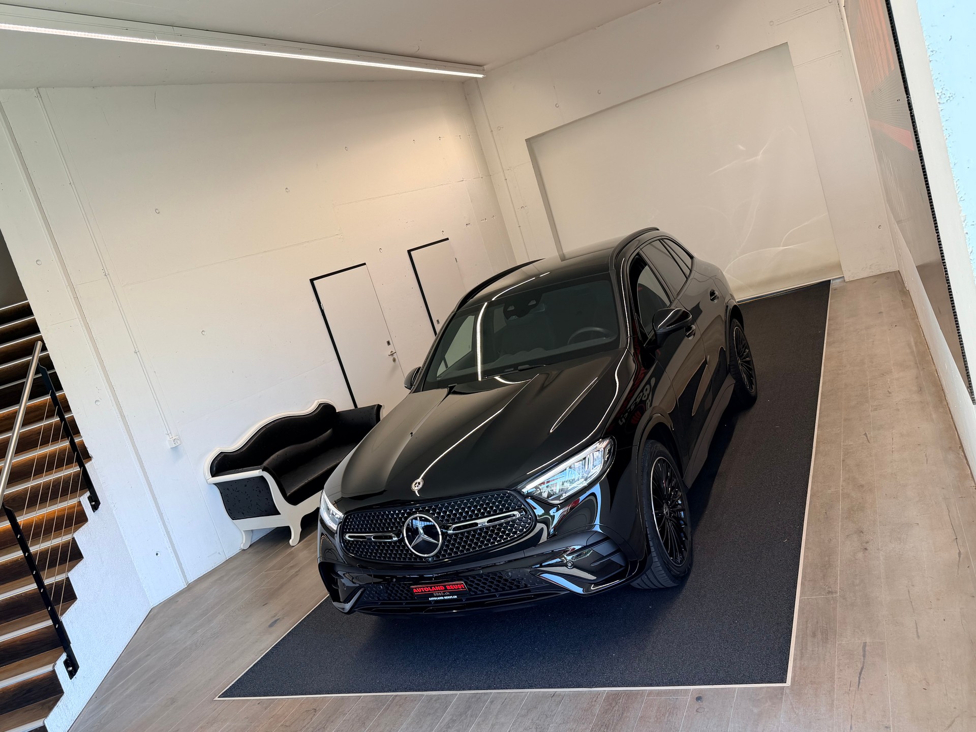 MERCEDES-BENZ GLC 300 d 4Matic 9G-Tronic-image-3