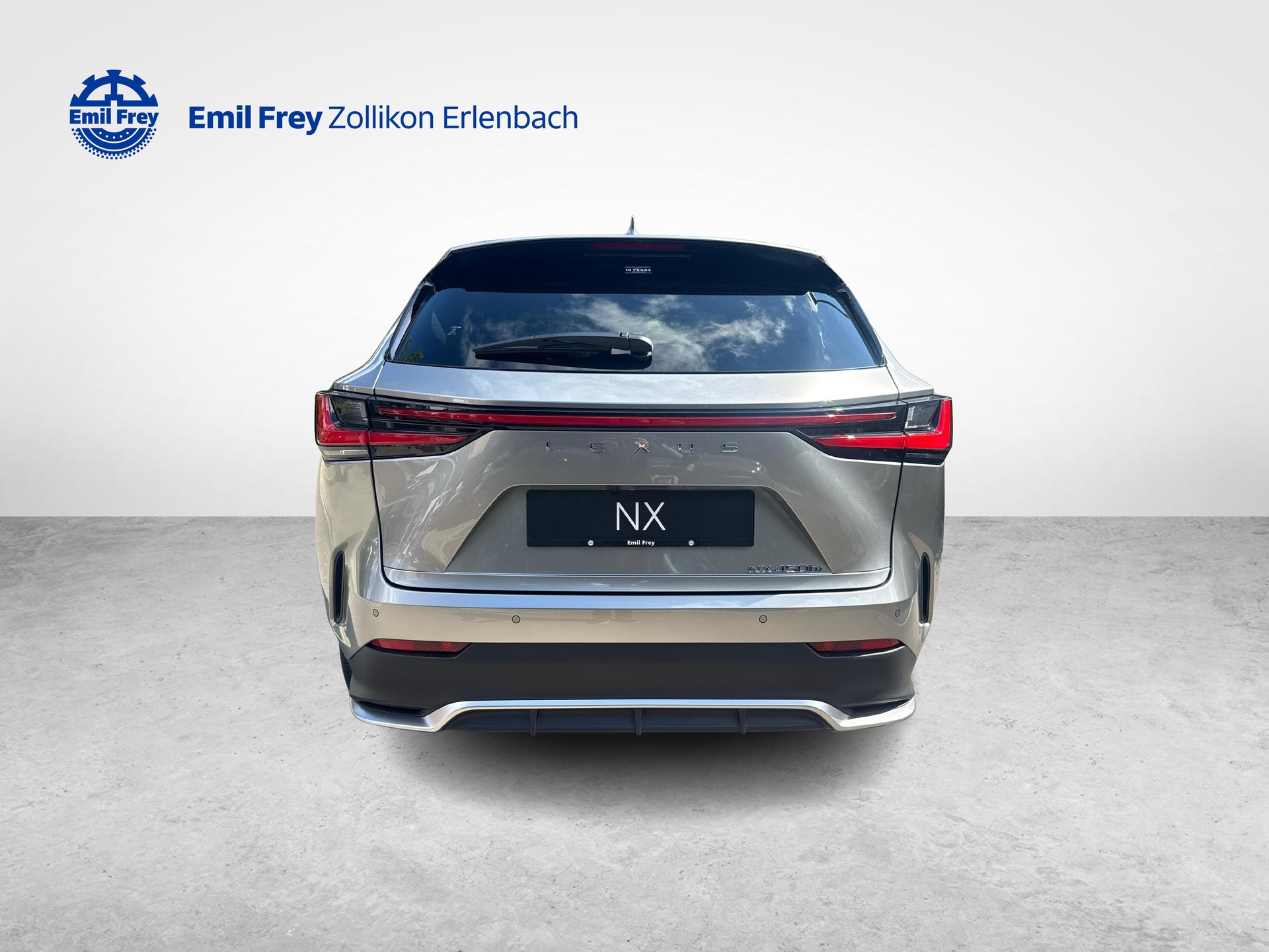 LEXUS NX 450h+ F-Sport-showroom-element-3