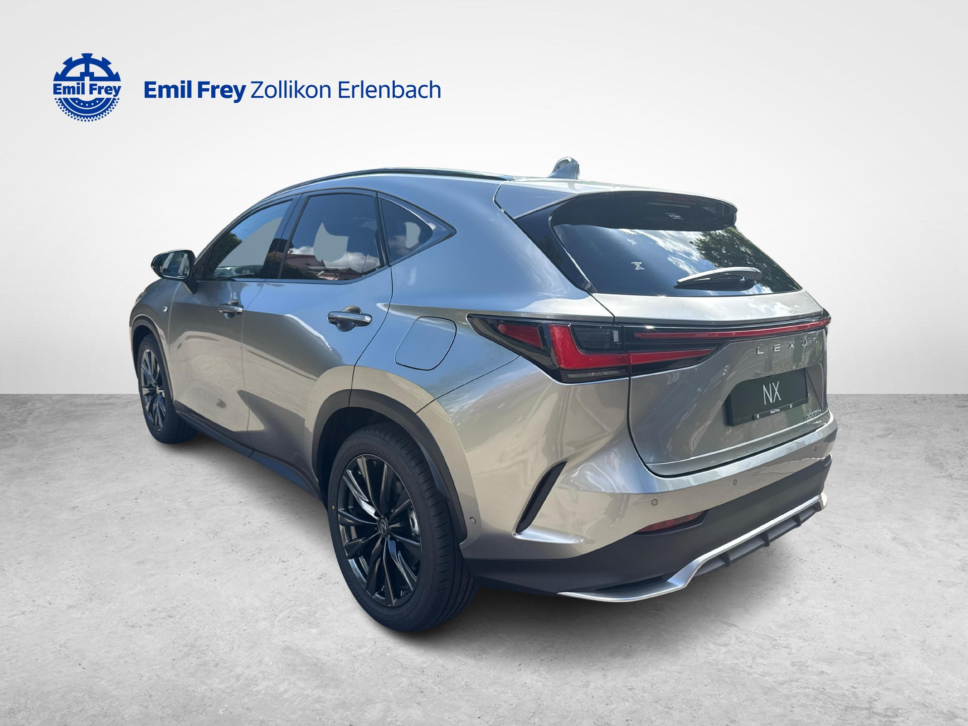 LEXUS NX 450h+ F-Sport-showroom-element-2