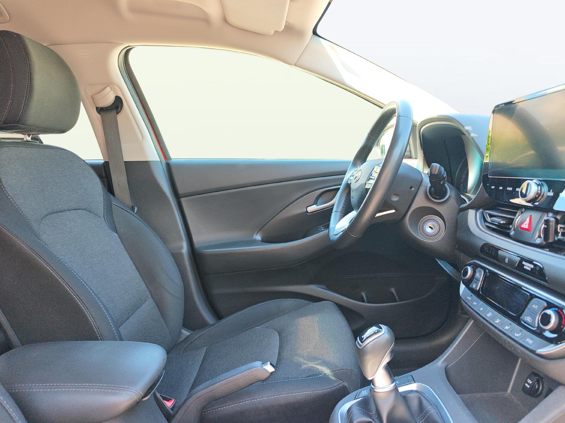 HYUNDAI i30 Wagon 1.5 T-GDi Amplia-image-9