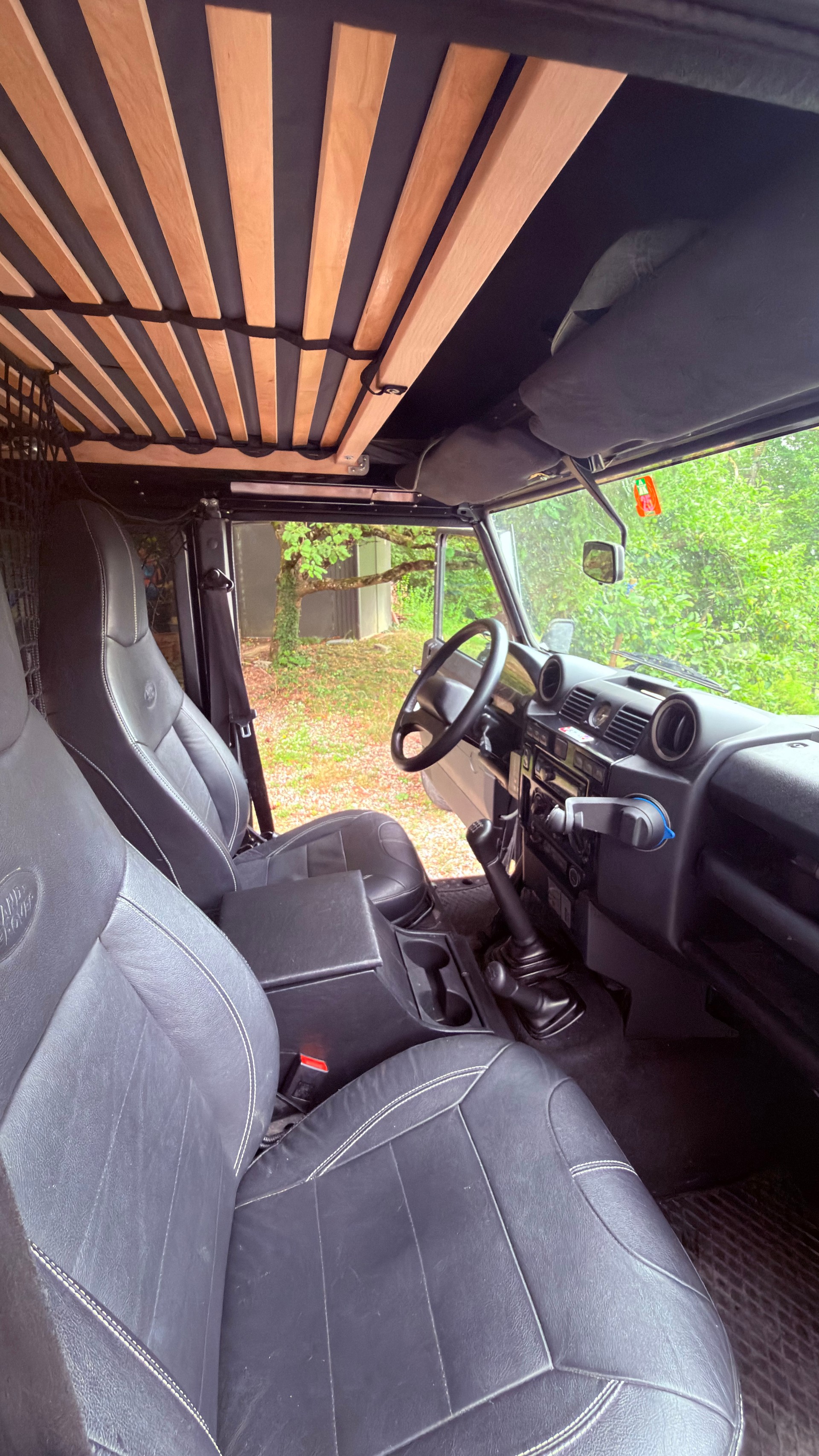 LAND ROVER defender 2.2 TD4 SW Legend-image-4