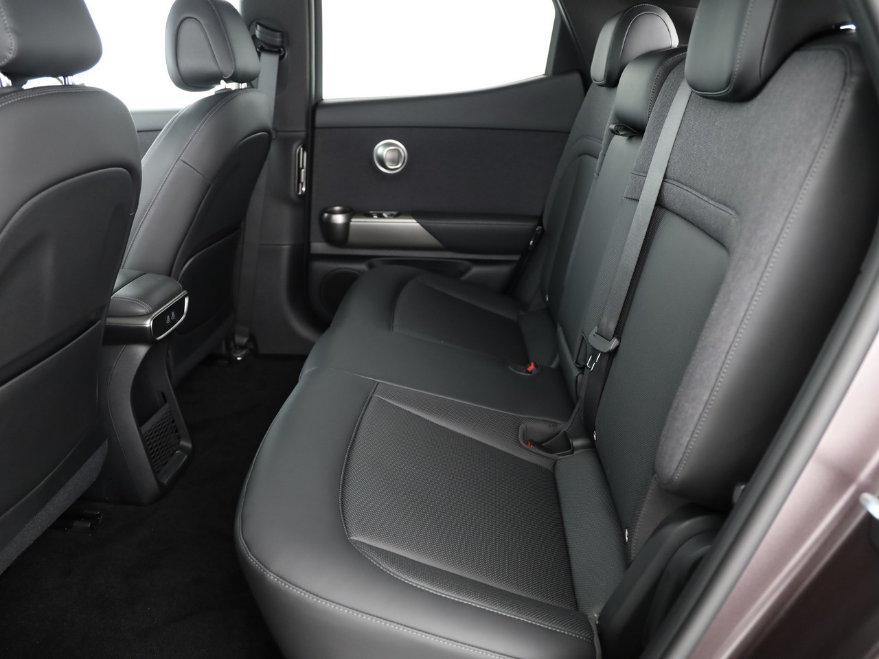 GENESIS GV60 77.4 kWh Sport AWD-image-4