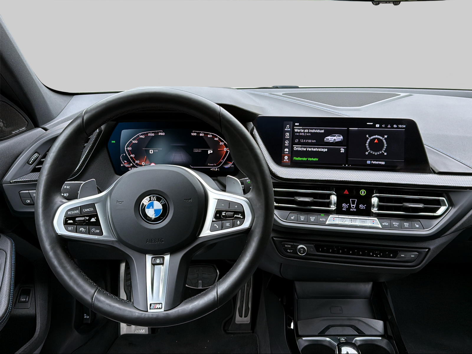 BMW M135i xDrive Steptronic-image-6