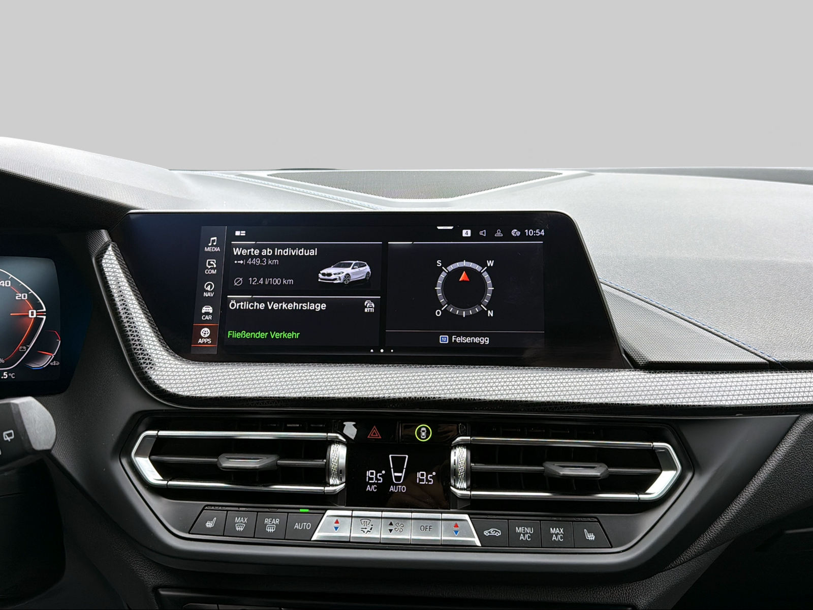 BMW M135i xDrive Steptronic-image-8