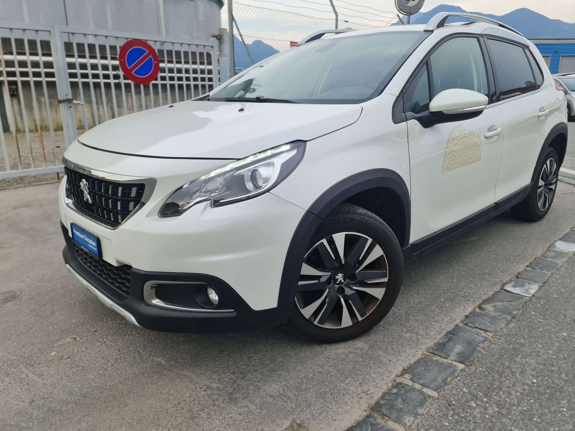 PEUGEOT 2008 1.5 BlueHDi Allure EAT-image-0