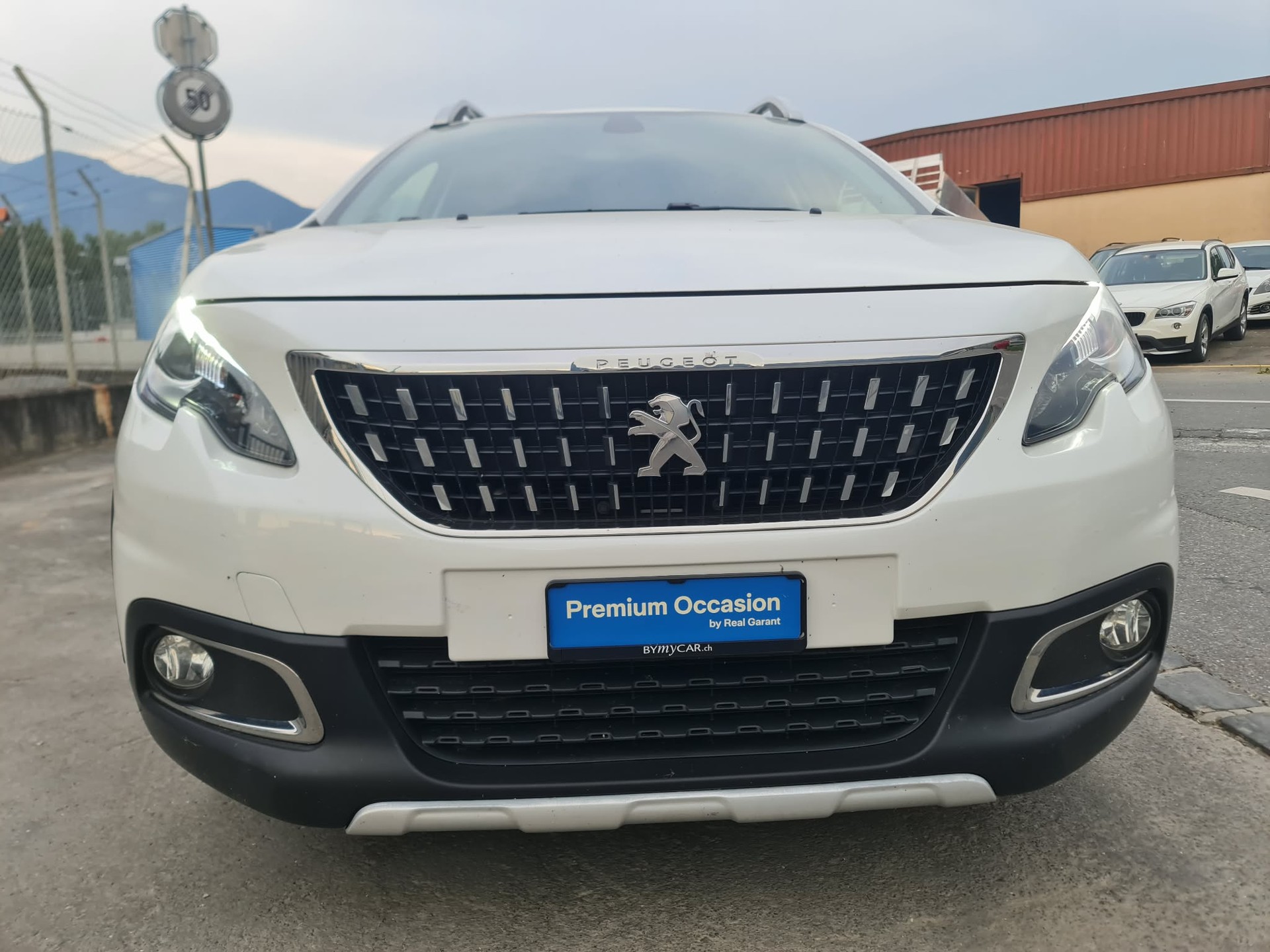 PEUGEOT 2008 1.5 BlueHDi Allure EAT-image-6