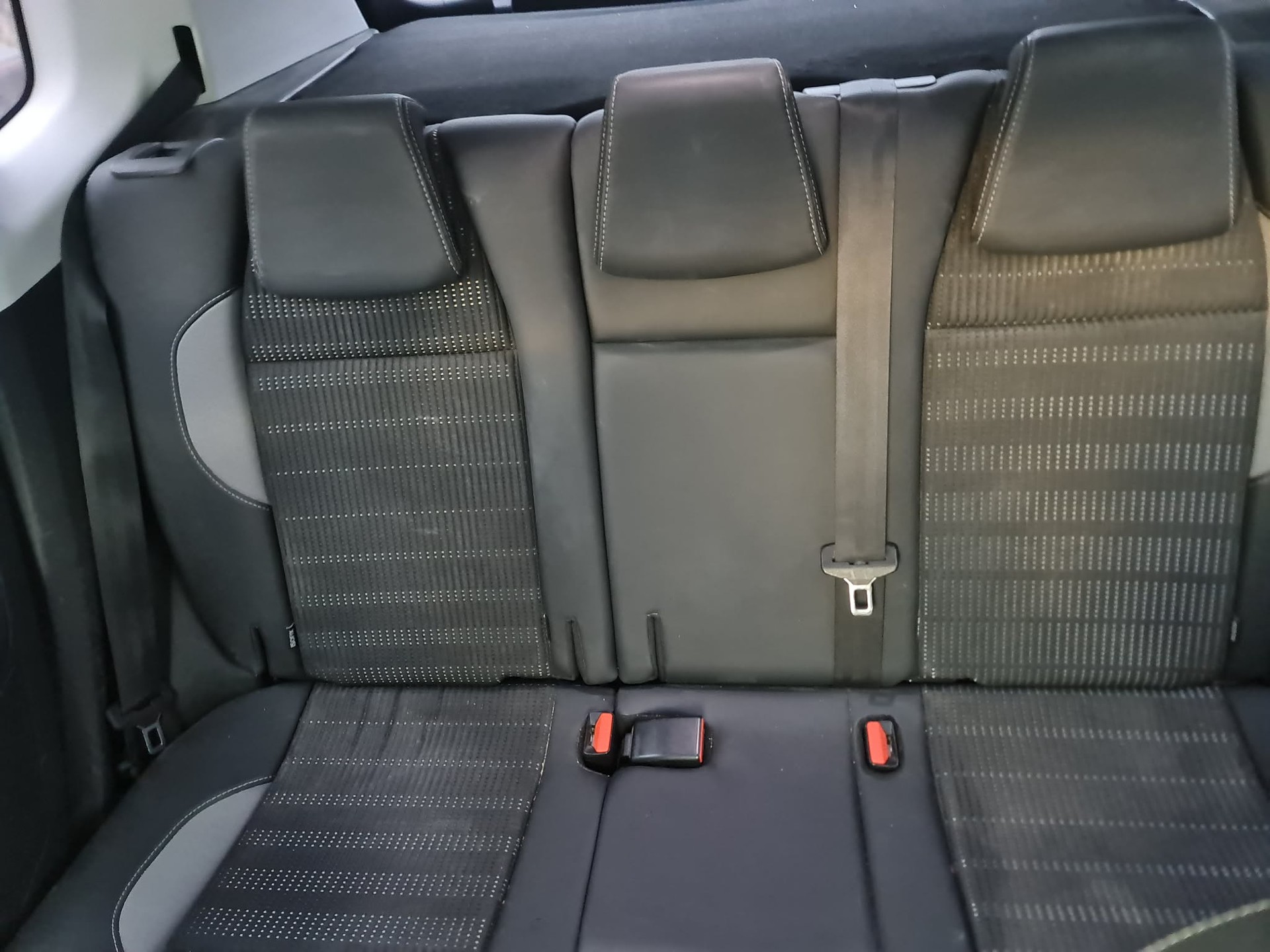 PEUGEOT 2008 1.5 BlueHDi Allure EAT-image-12