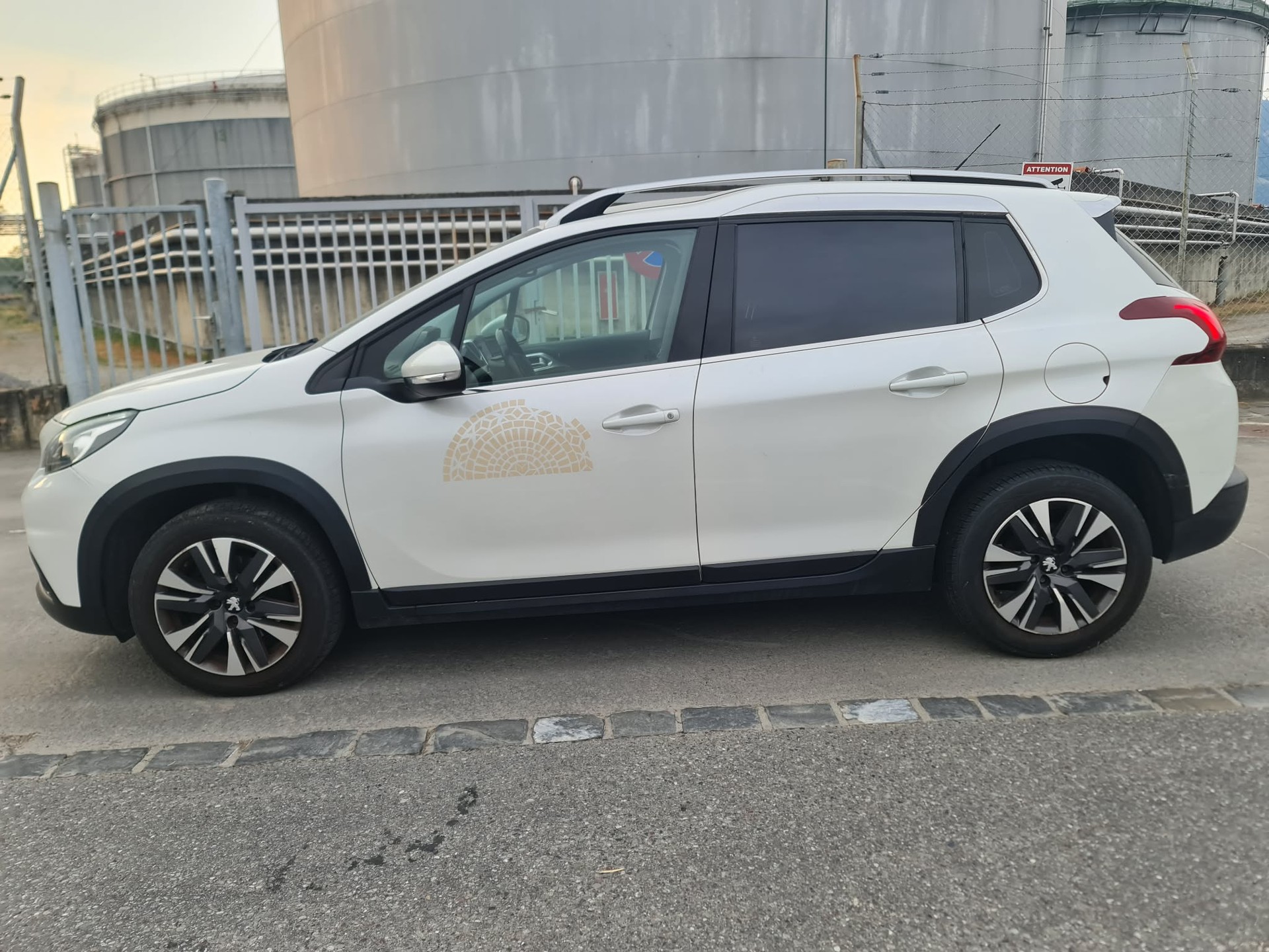 PEUGEOT 2008 1.5 BlueHDi Allure EAT-image-2