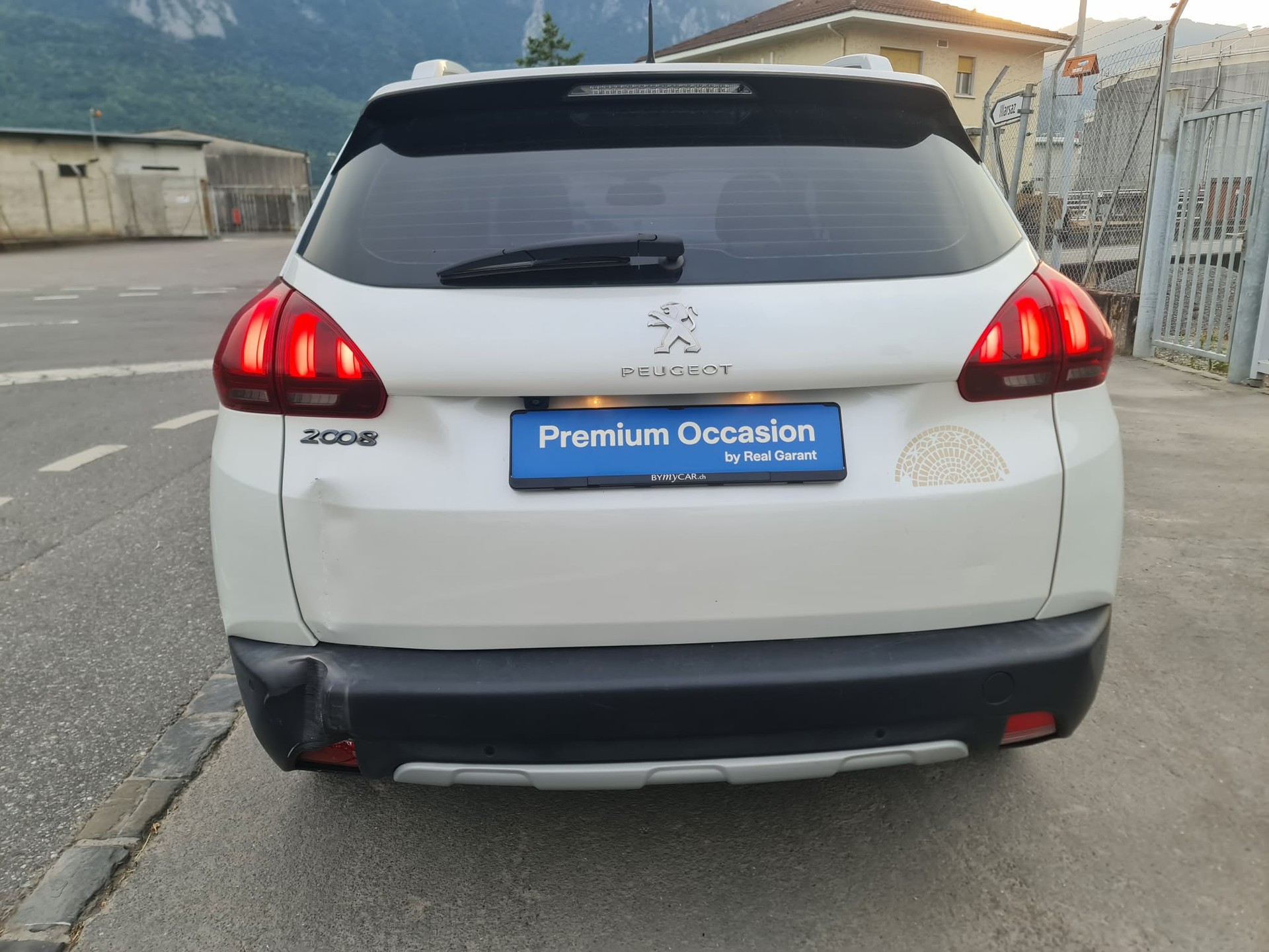 PEUGEOT 2008 1.5 BlueHDi Allure EAT-image-7