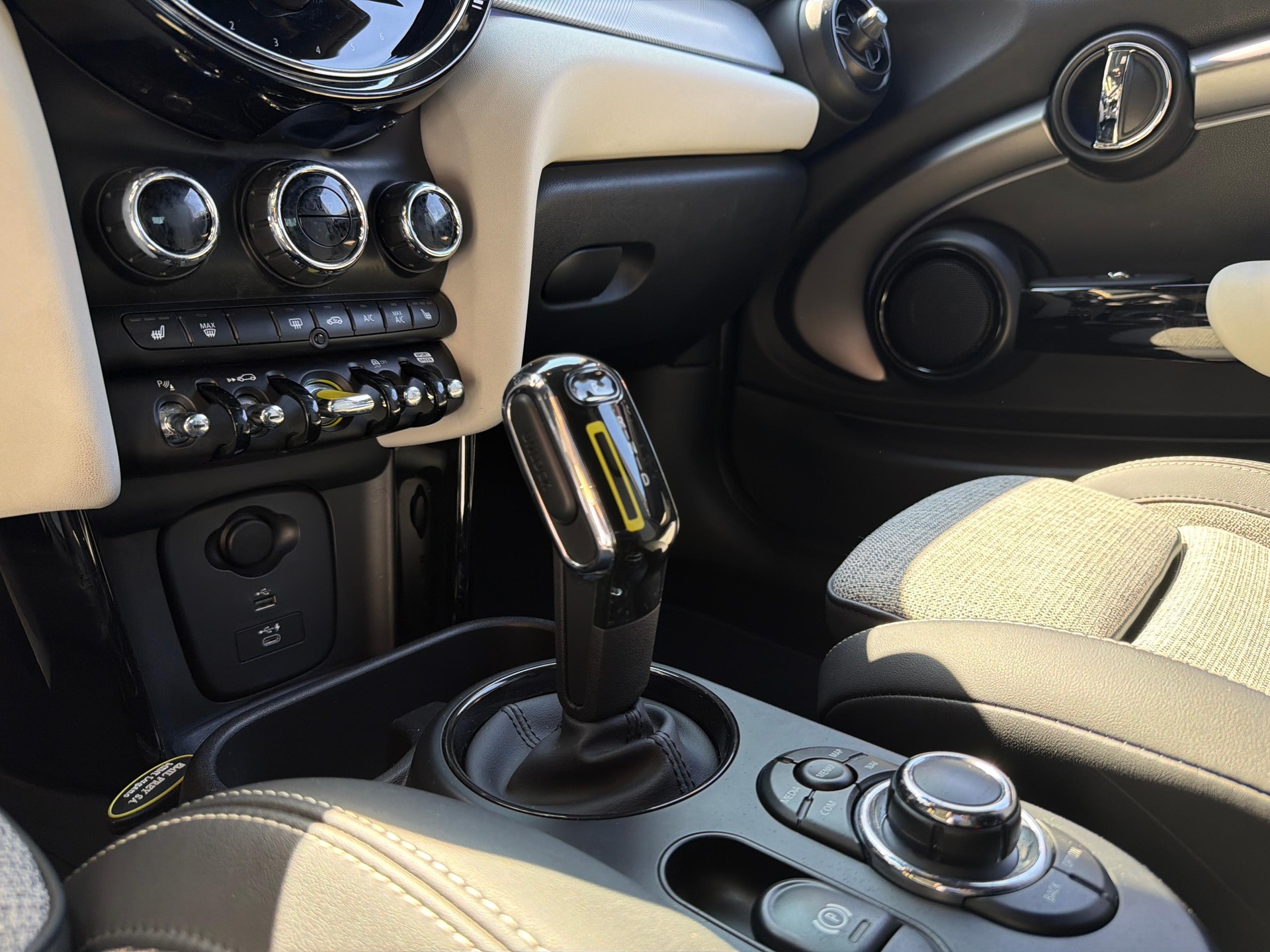 MINI F56 Cooper SE-image-18