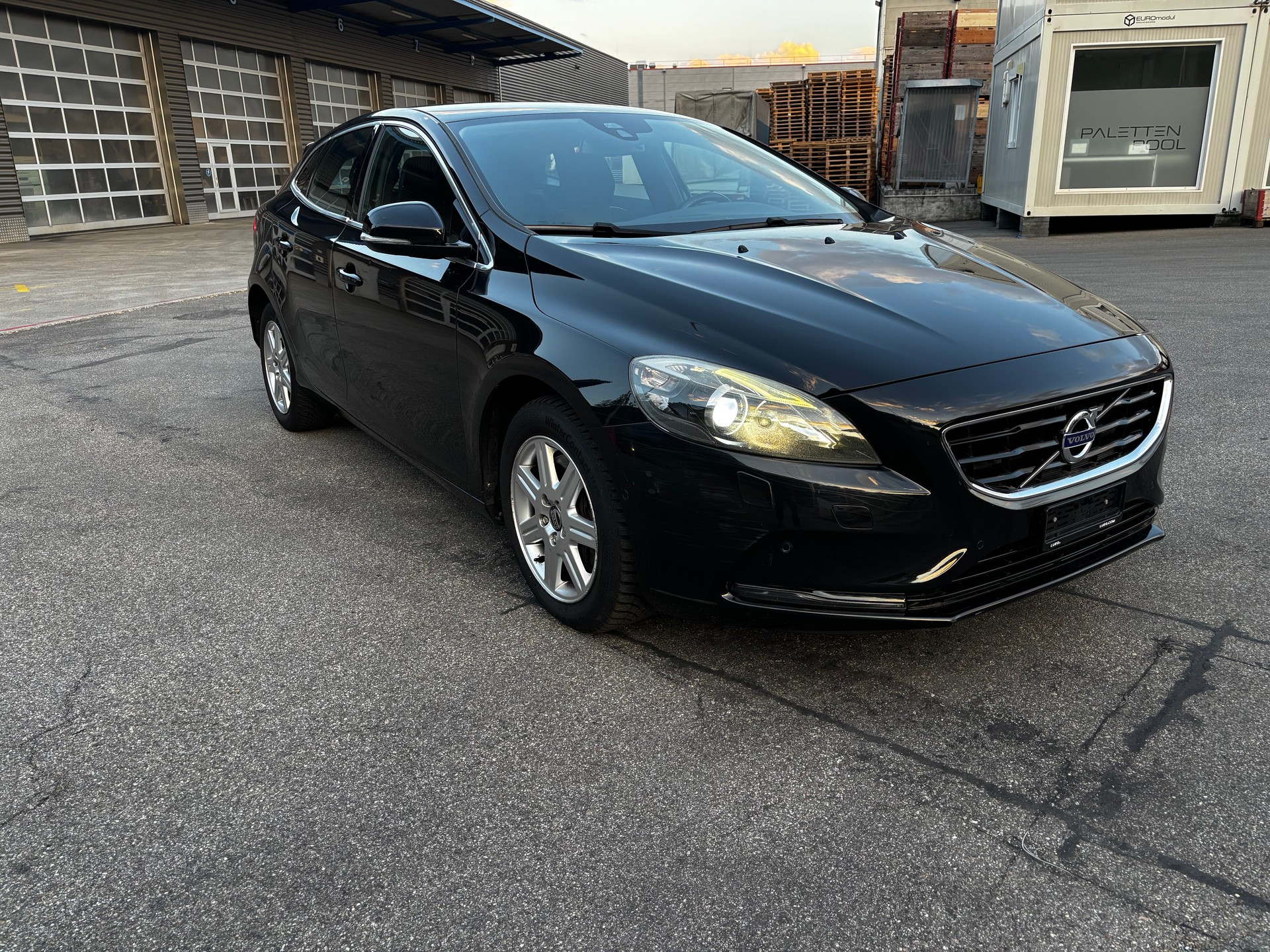 VOLVO V40 D3 Momentum Geartronic