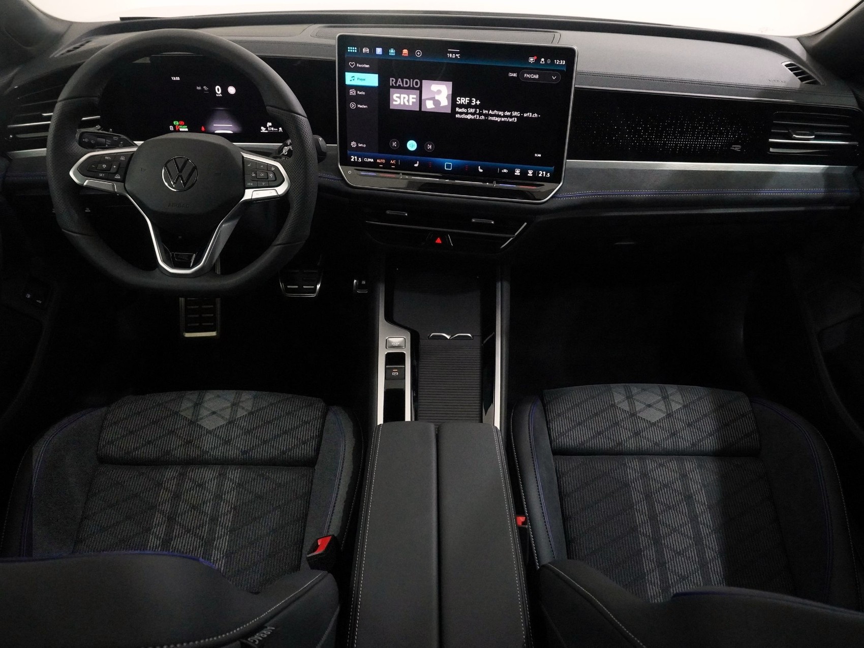 VW Passat Variant 1.5 TSI Plug-in-Hybrid R-Line-image-11