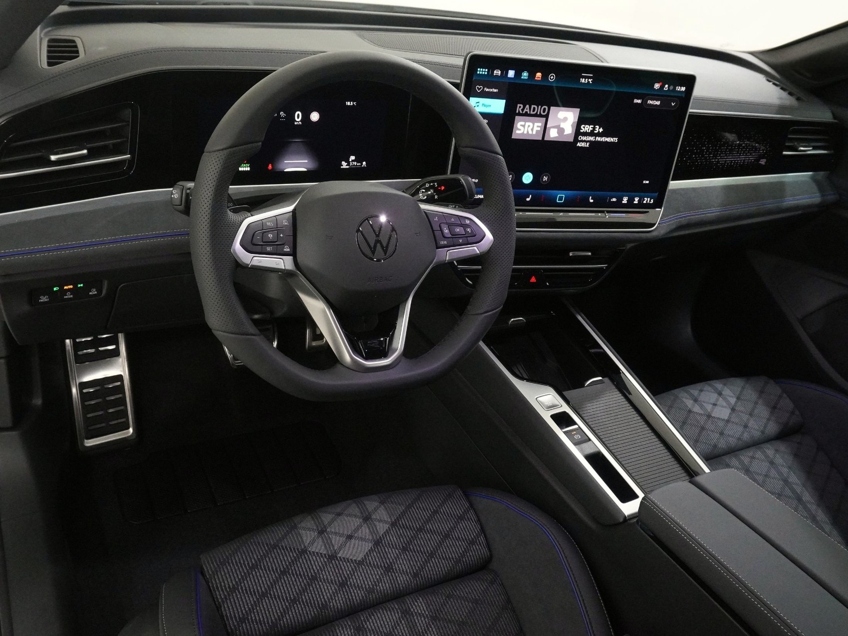 VW Passat Variant 1.5 TSI Plug-in-Hybrid R-Line-image-10