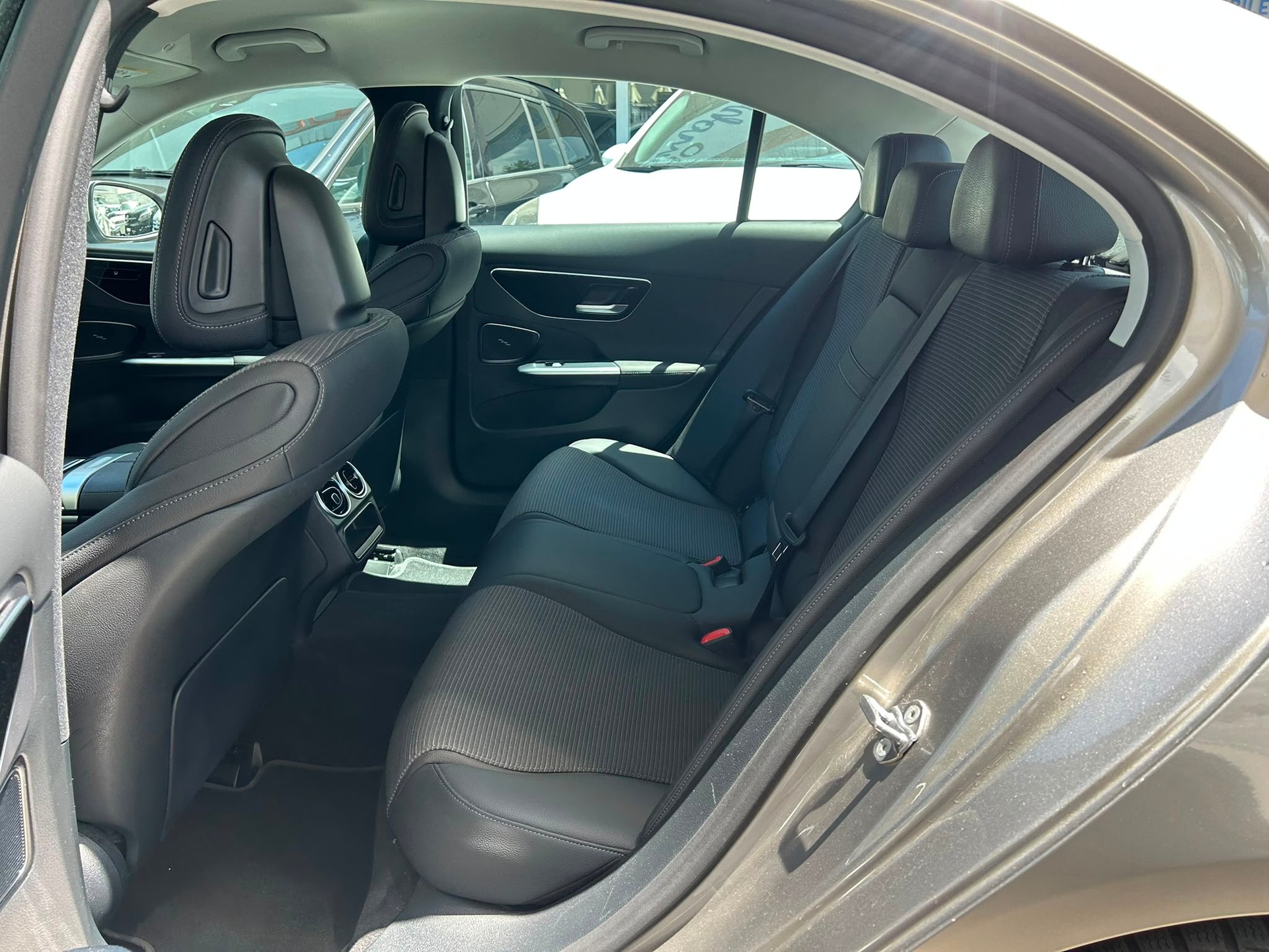 MERCEDES-BENZ C 200 4Matic Avantgarde-image-4