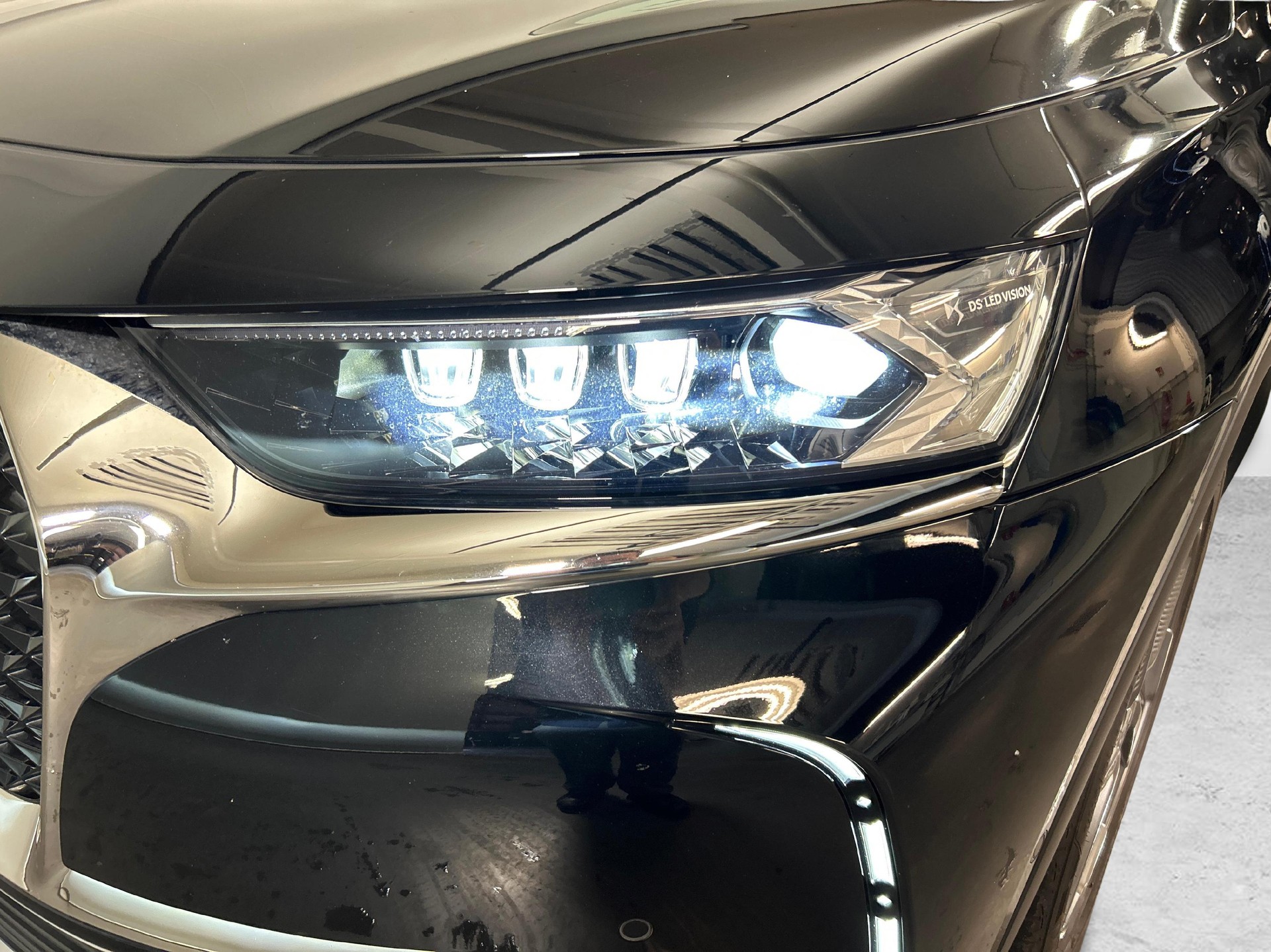 DS AUTOMOBILES 7 Crossback 1.6 E-Tense So Chic 4x4-image-16