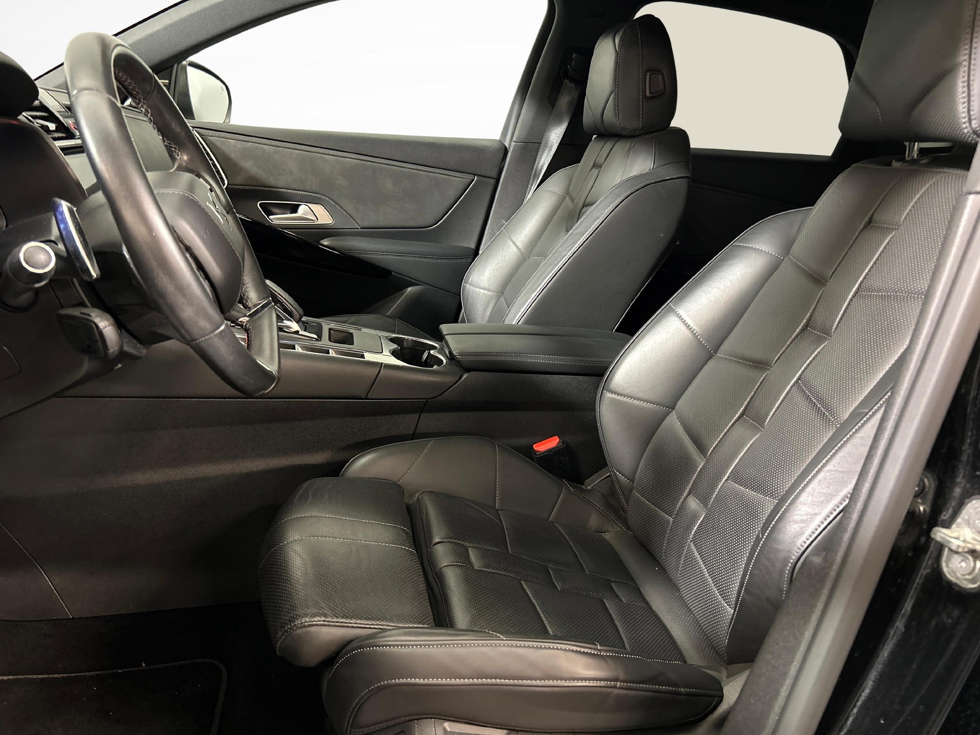 DS AUTOMOBILES 7 Crossback 1.6 E-Tense So Chic 4x4-image-2