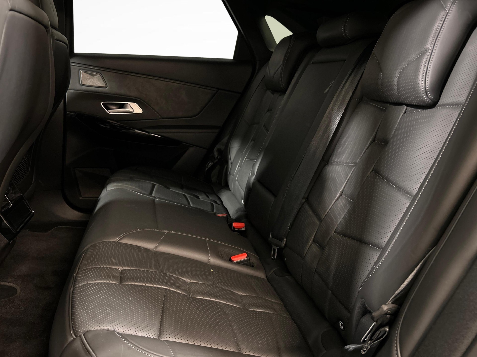 DS AUTOMOBILES 7 Crossback 1.6 E-Tense So Chic 4x4-image-3