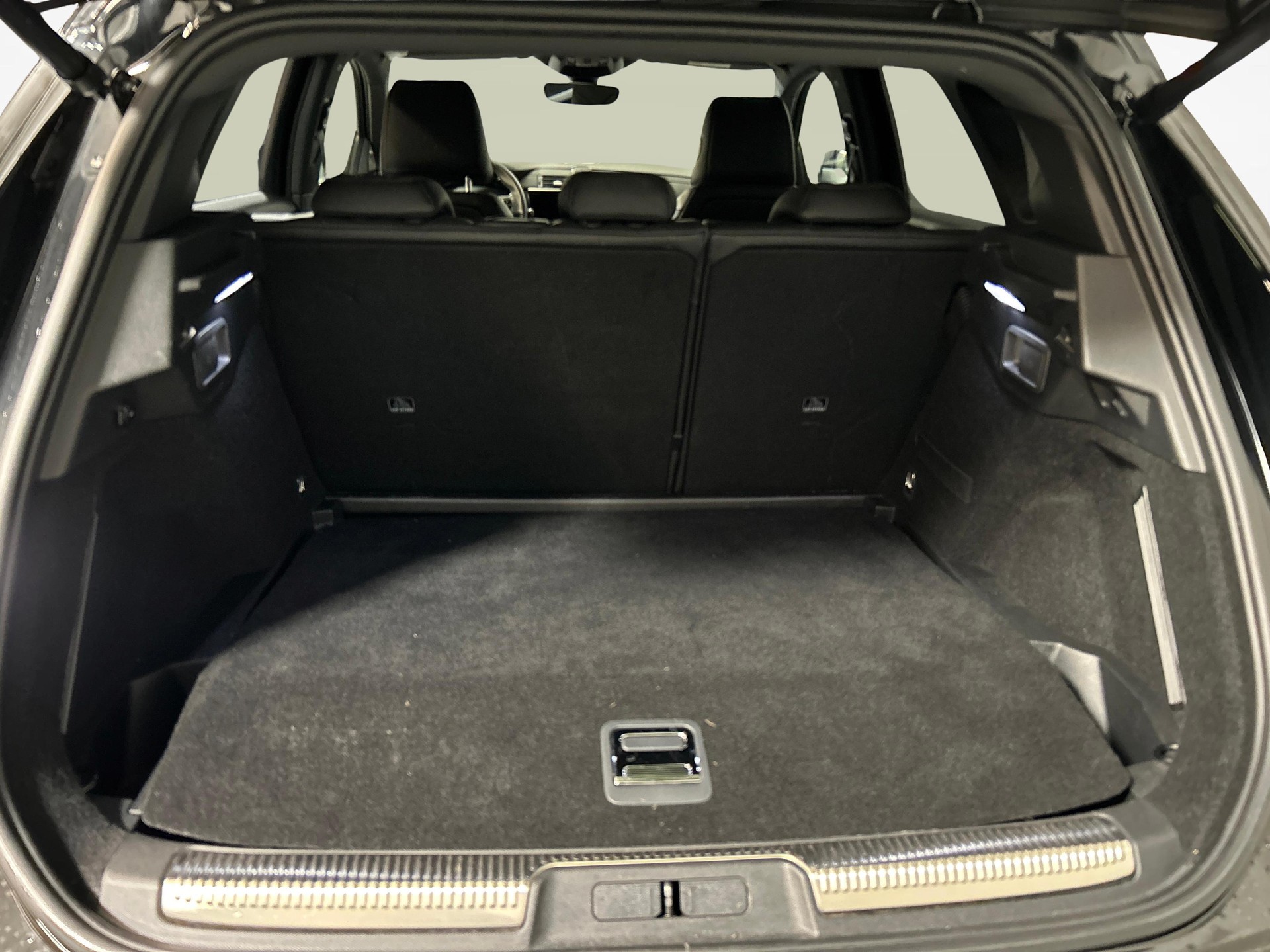 DS AUTOMOBILES 7 Crossback 1.6 E-Tense So Chic 4x4-image-12