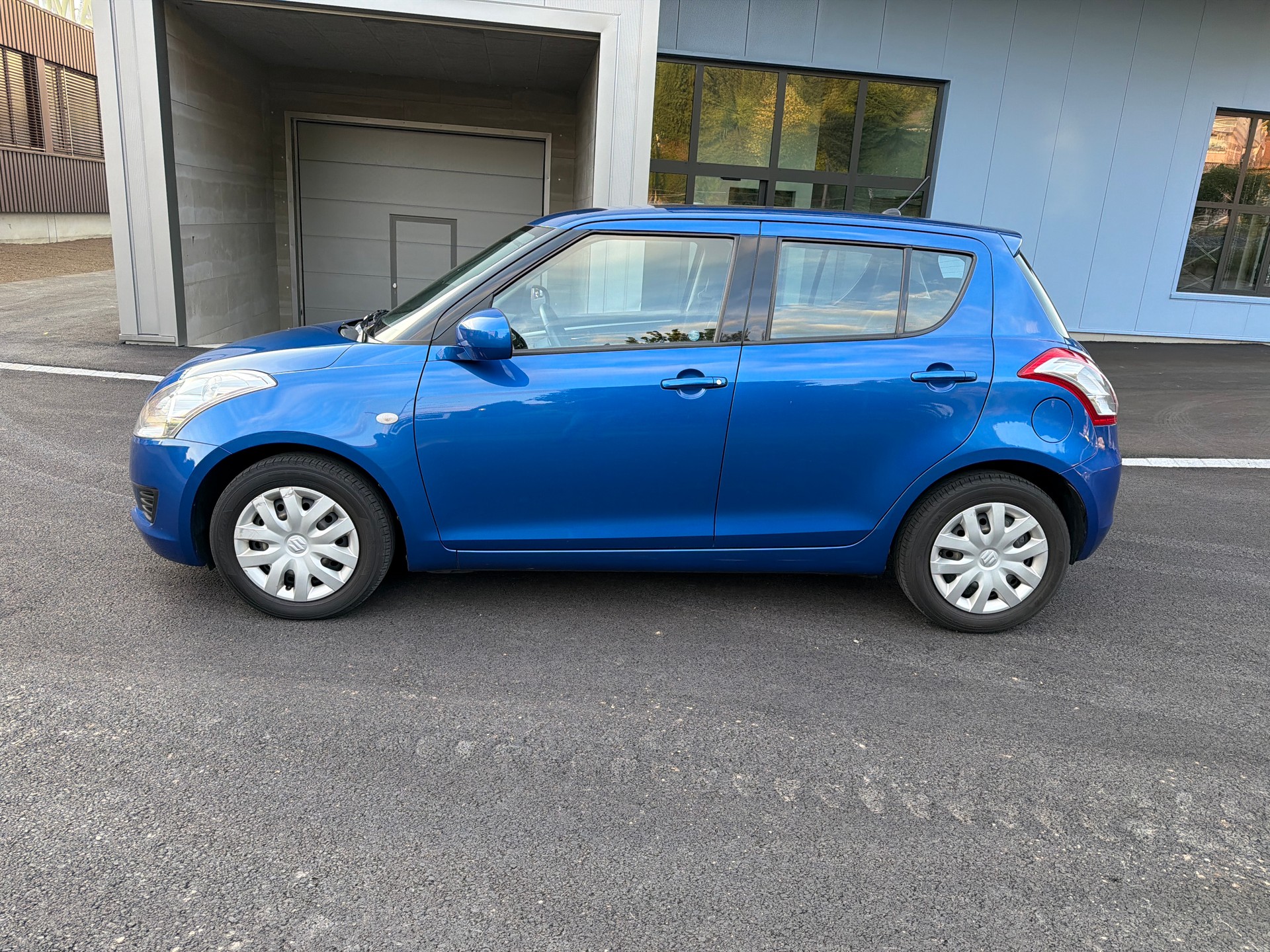 SUZUKI Swift 1.2i 16V GL-image-1