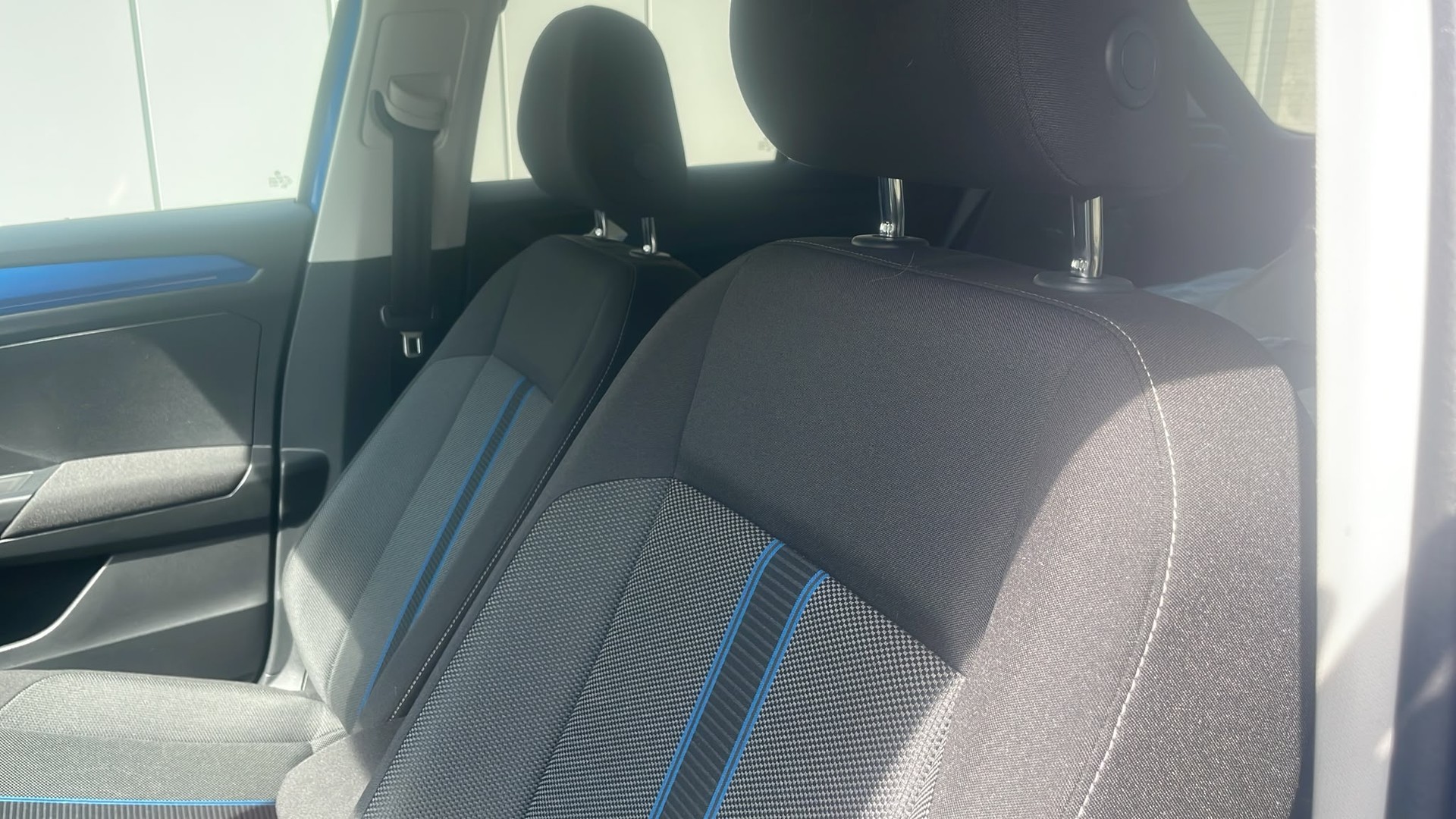 VW T-Roc 2.0 TSI Advance DSG 4Motion-image-8