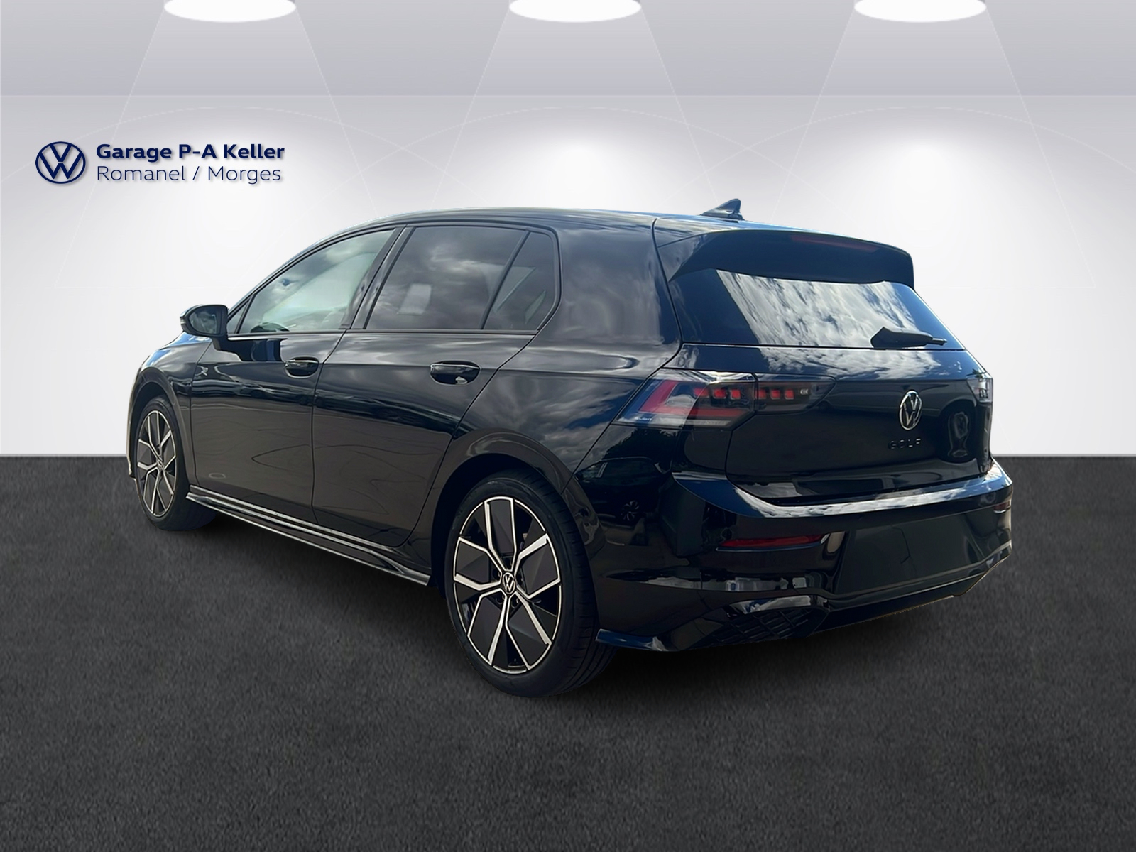 VW Golf R-Line 1.5eTSI 150CH-image-5