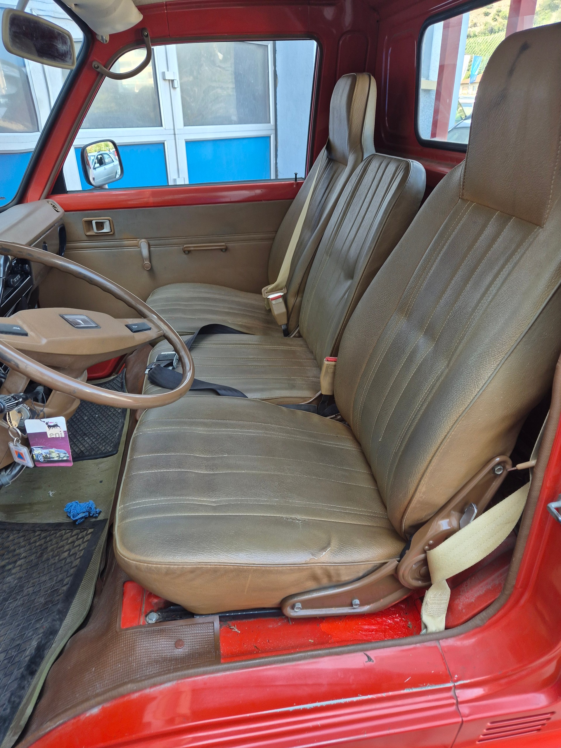 TOYOTA HI-ACE-image-12