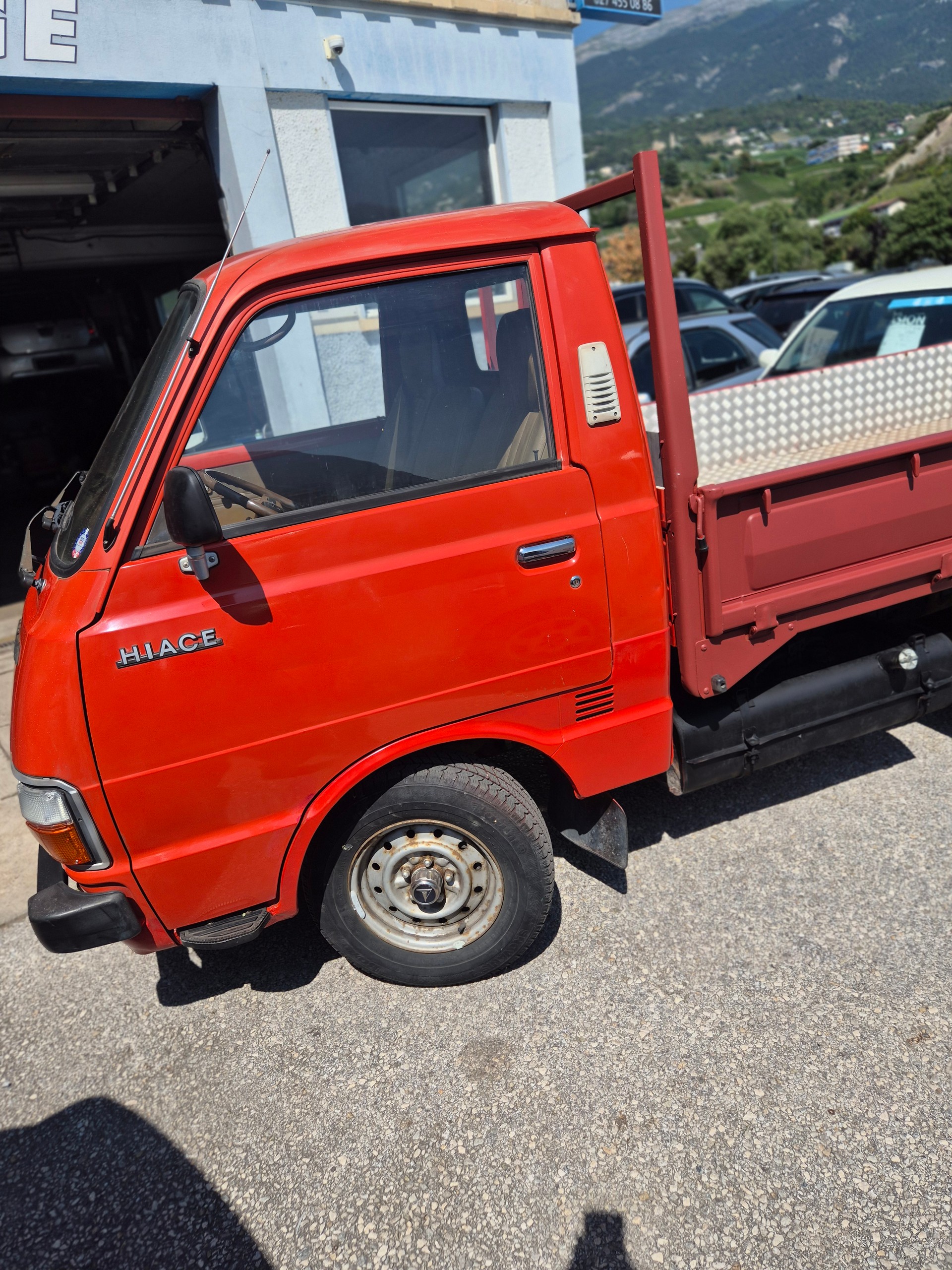 TOYOTA HI-ACE-image-4