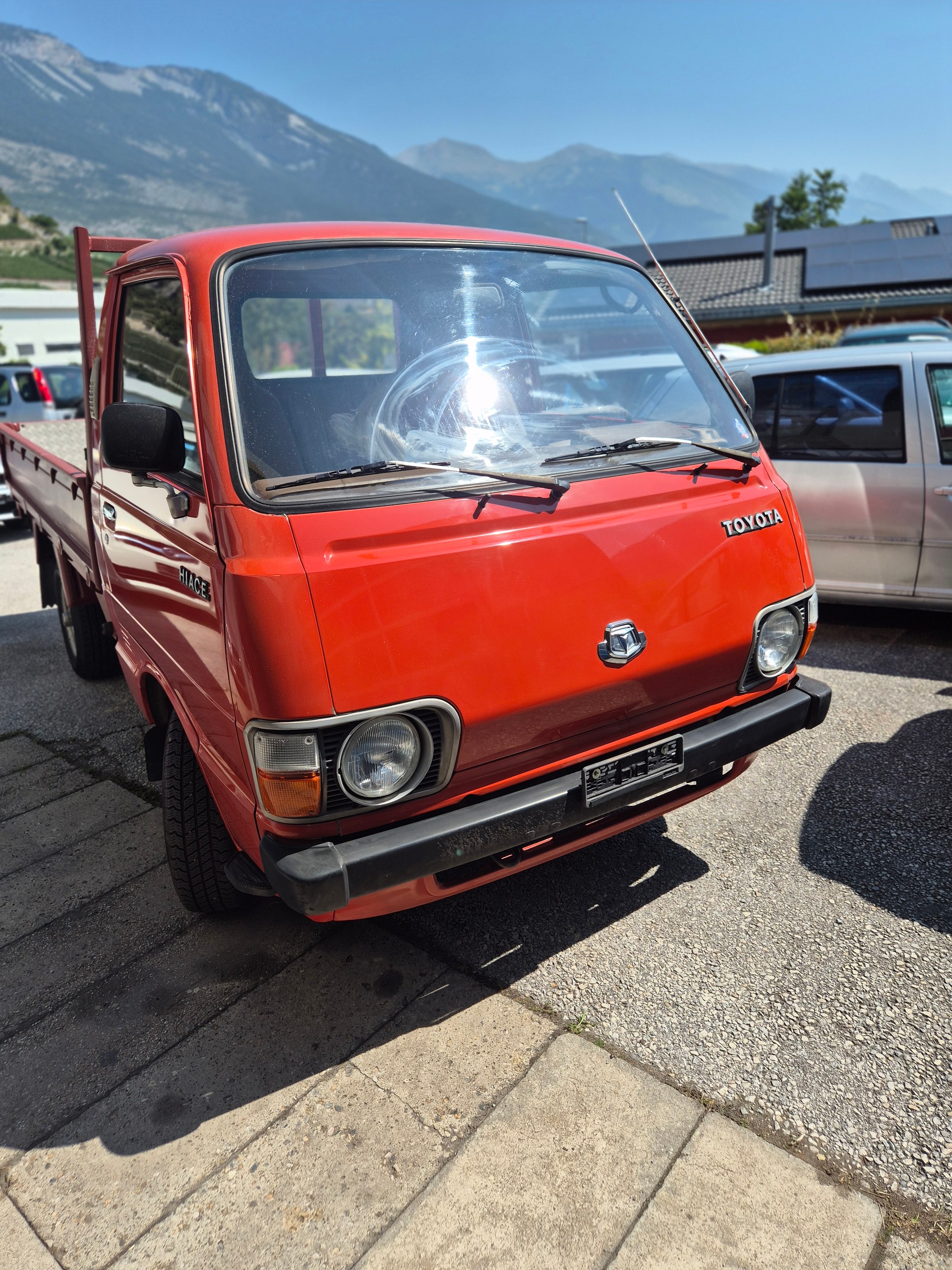 TOYOTA HI-ACE-image-10
