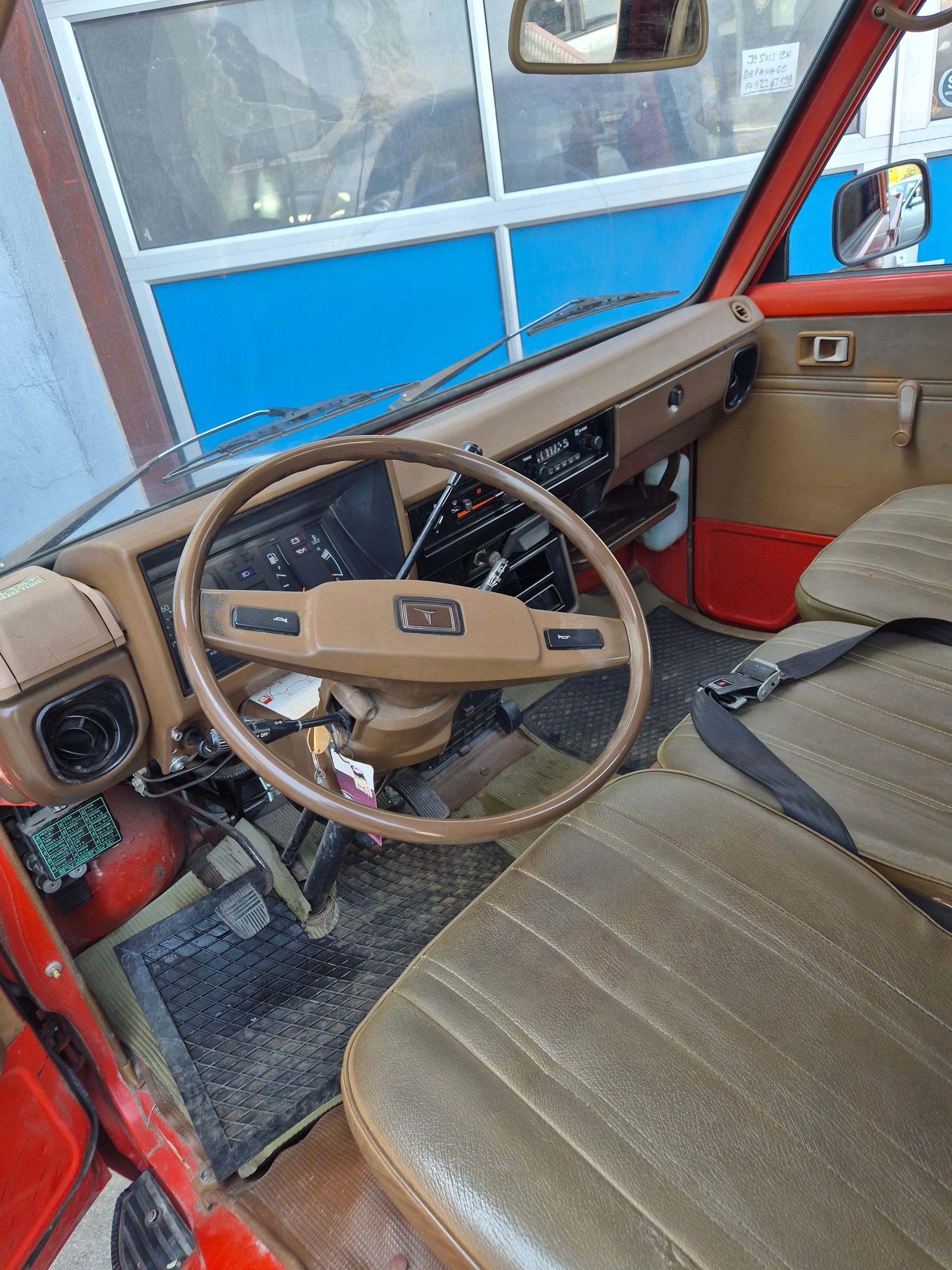 TOYOTA HI-ACE-image-13