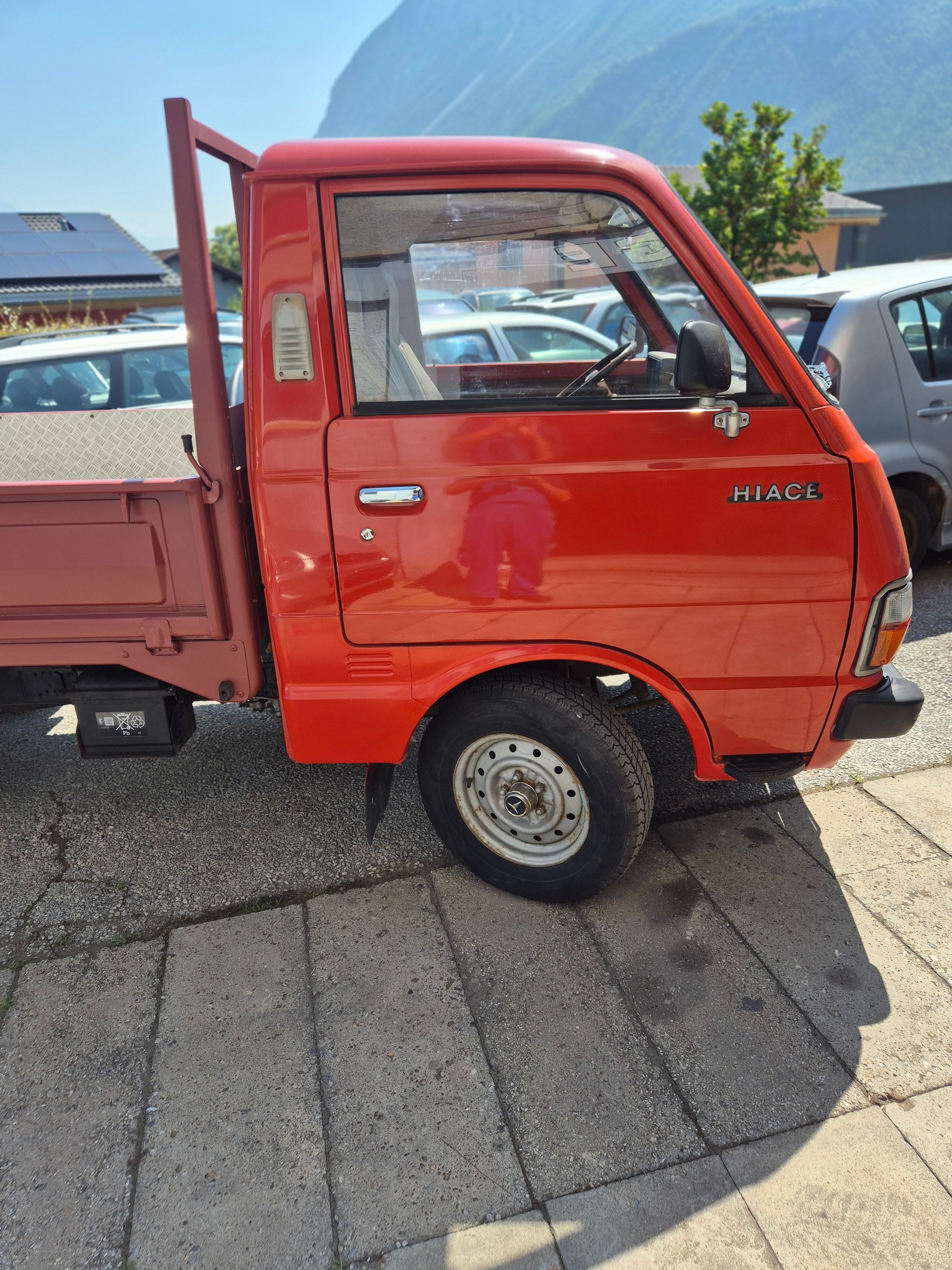 TOYOTA HI-ACE-image-9
