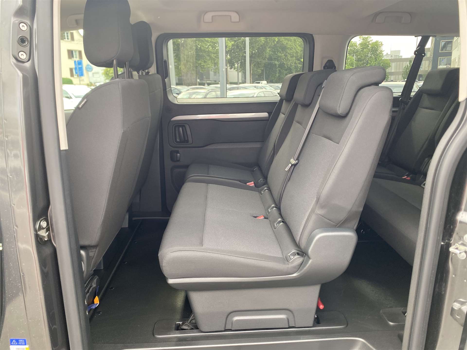 CITROEN Spacetourer 2.2 BlueHDi You XL EAT8-Automat 9-Plätzer-image-8