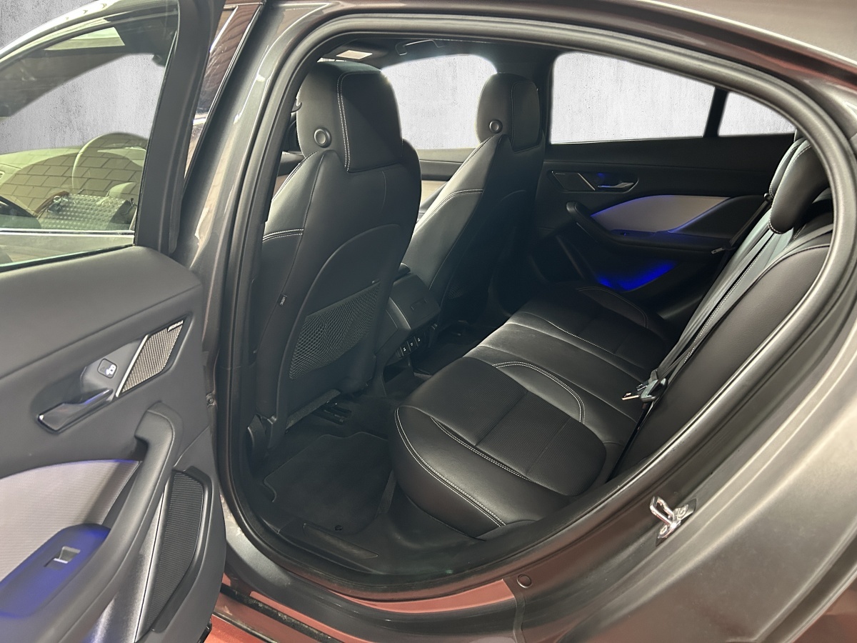 JAGUAR I-Pace EV400 SE AWD-image-9