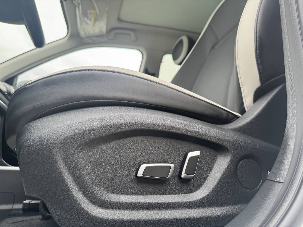 JAC E30X Electric-image-9