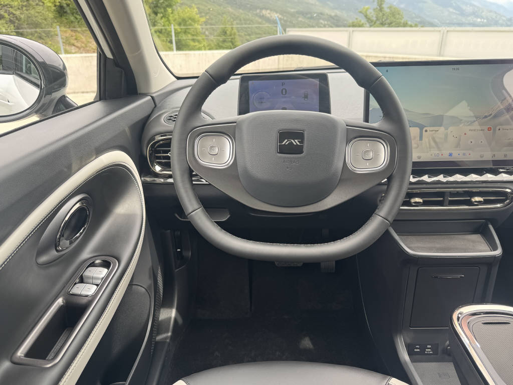 JAC E30X Electric-image-10