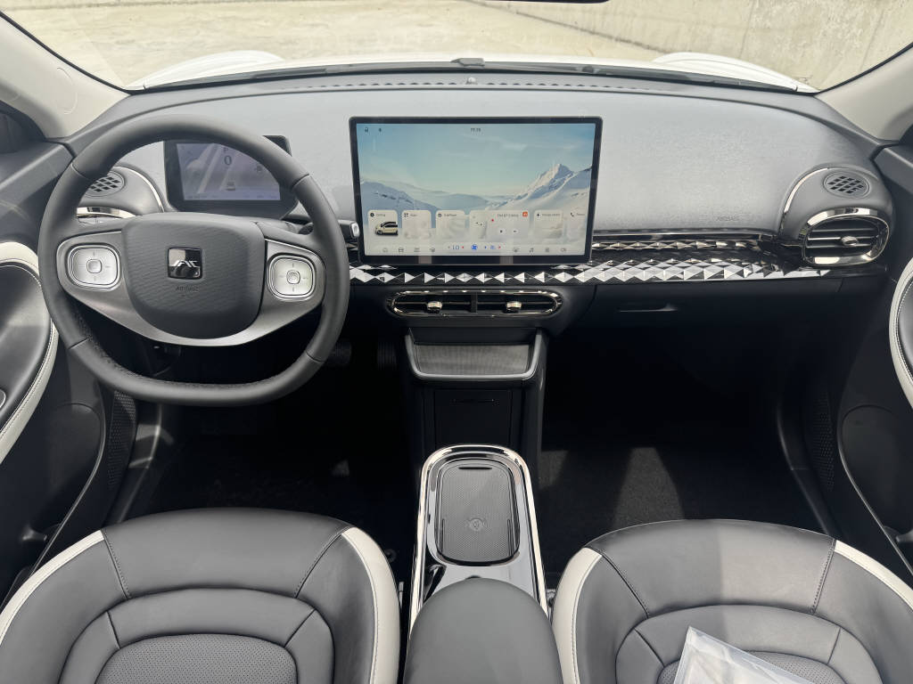 JAC E30X Electric-image-6