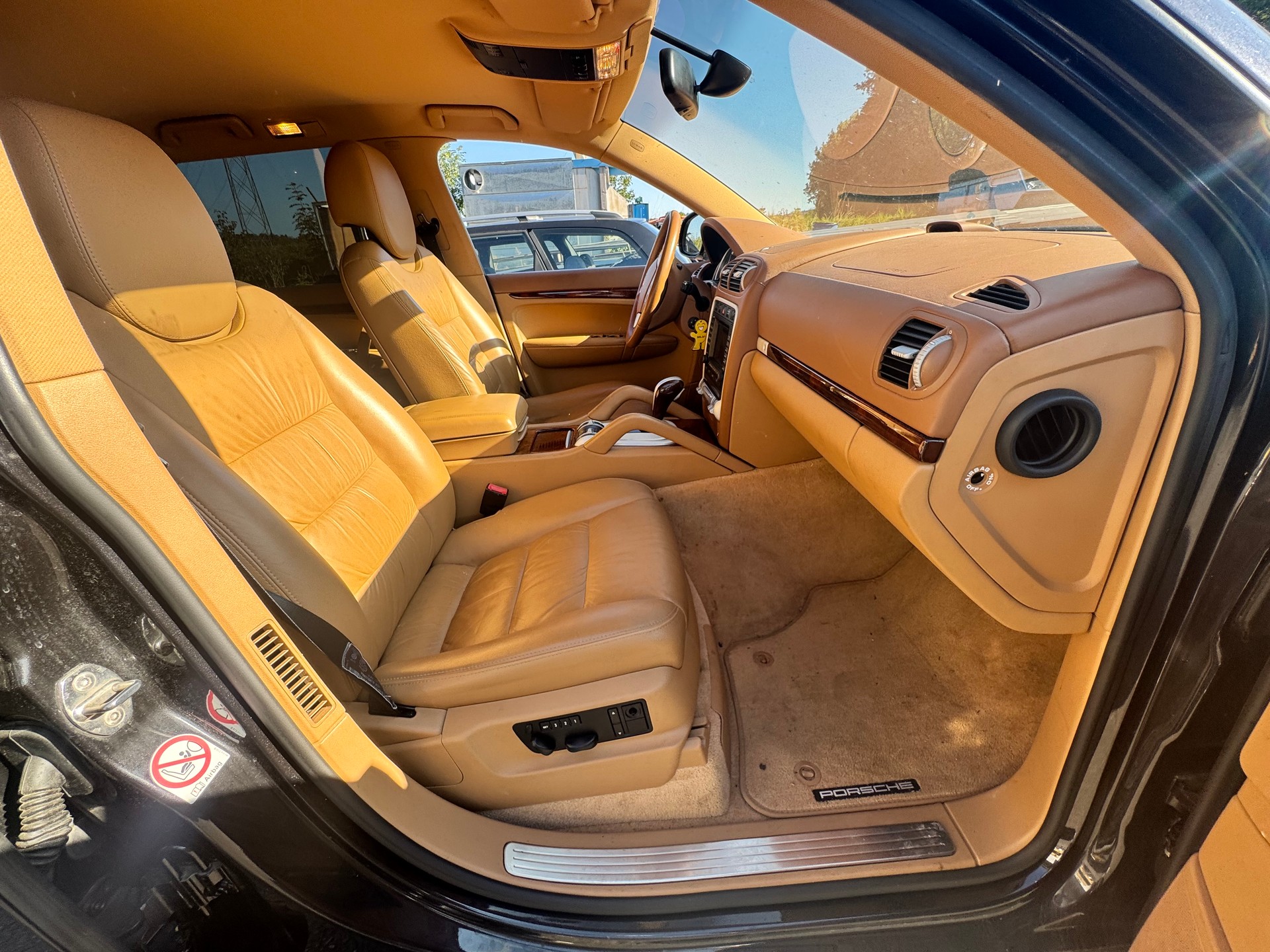 PORSCHE Cayenne S-image-11