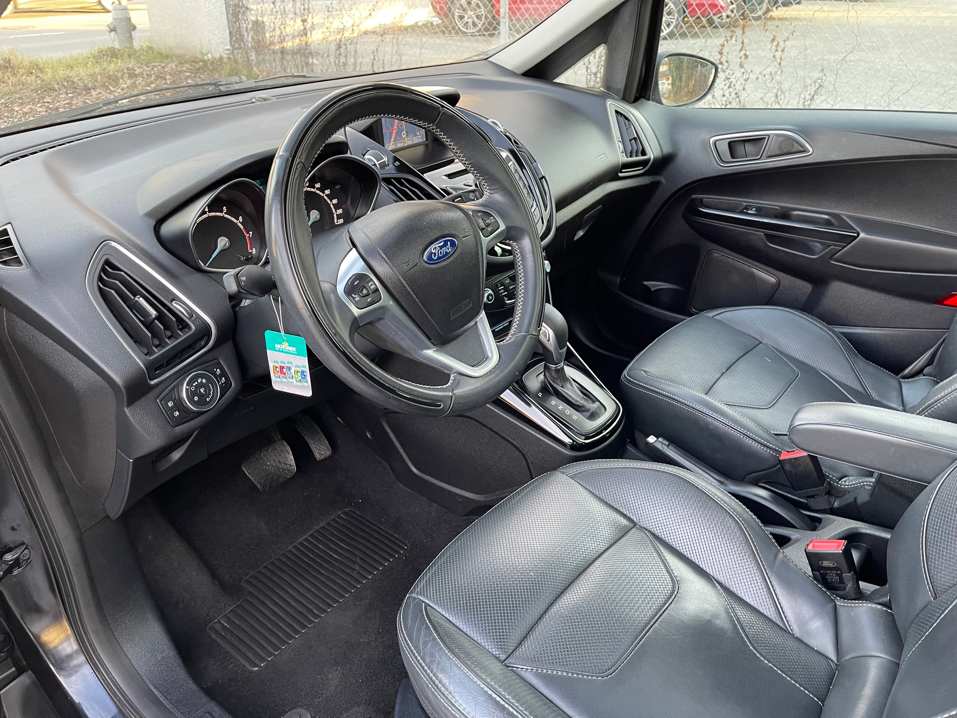 FORD B-Max 1.6 Ti-VCT Titanium PowerShift-image-8