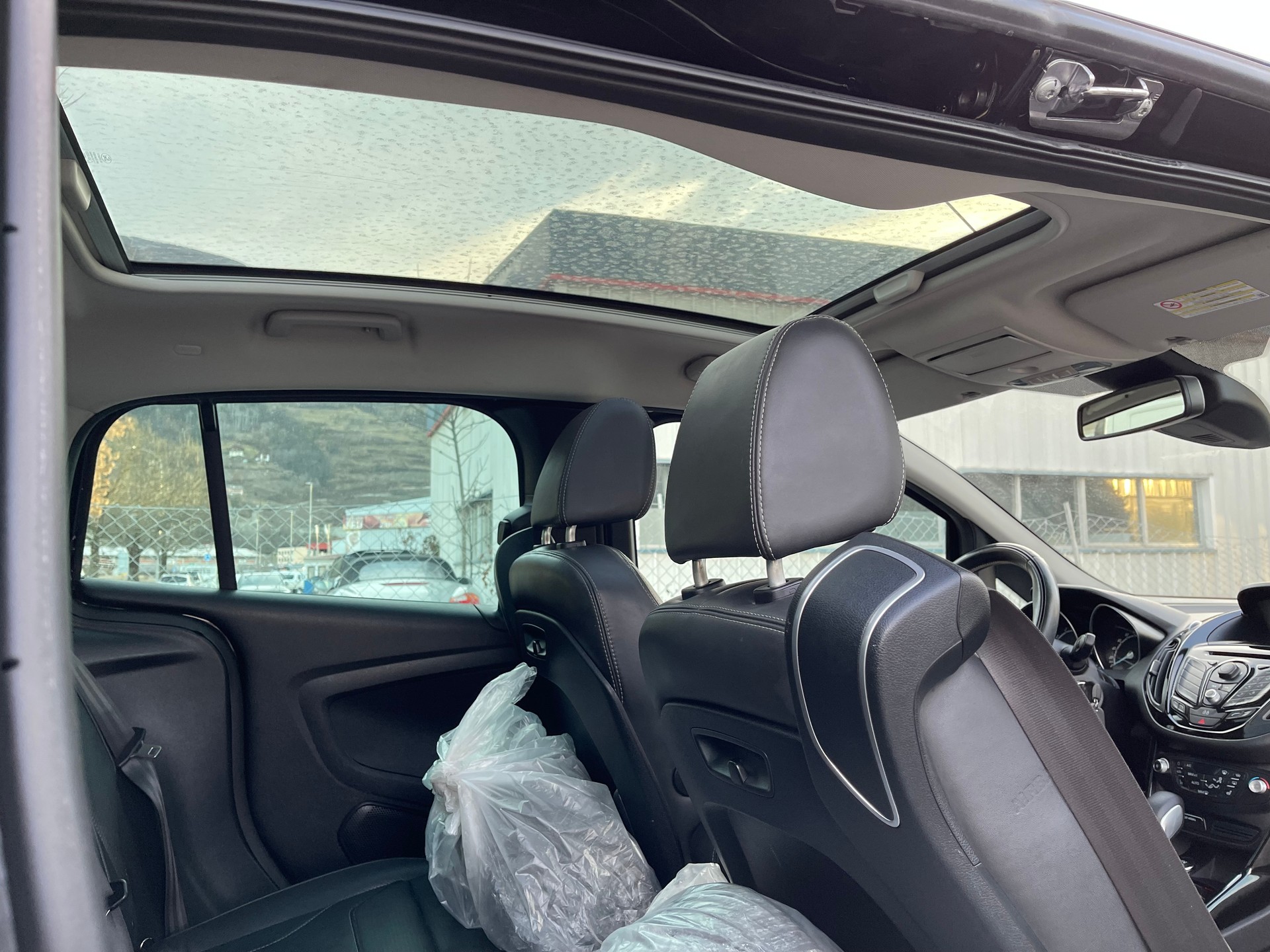 FORD B-Max 1.6 Ti-VCT Titanium PowerShift-image-18
