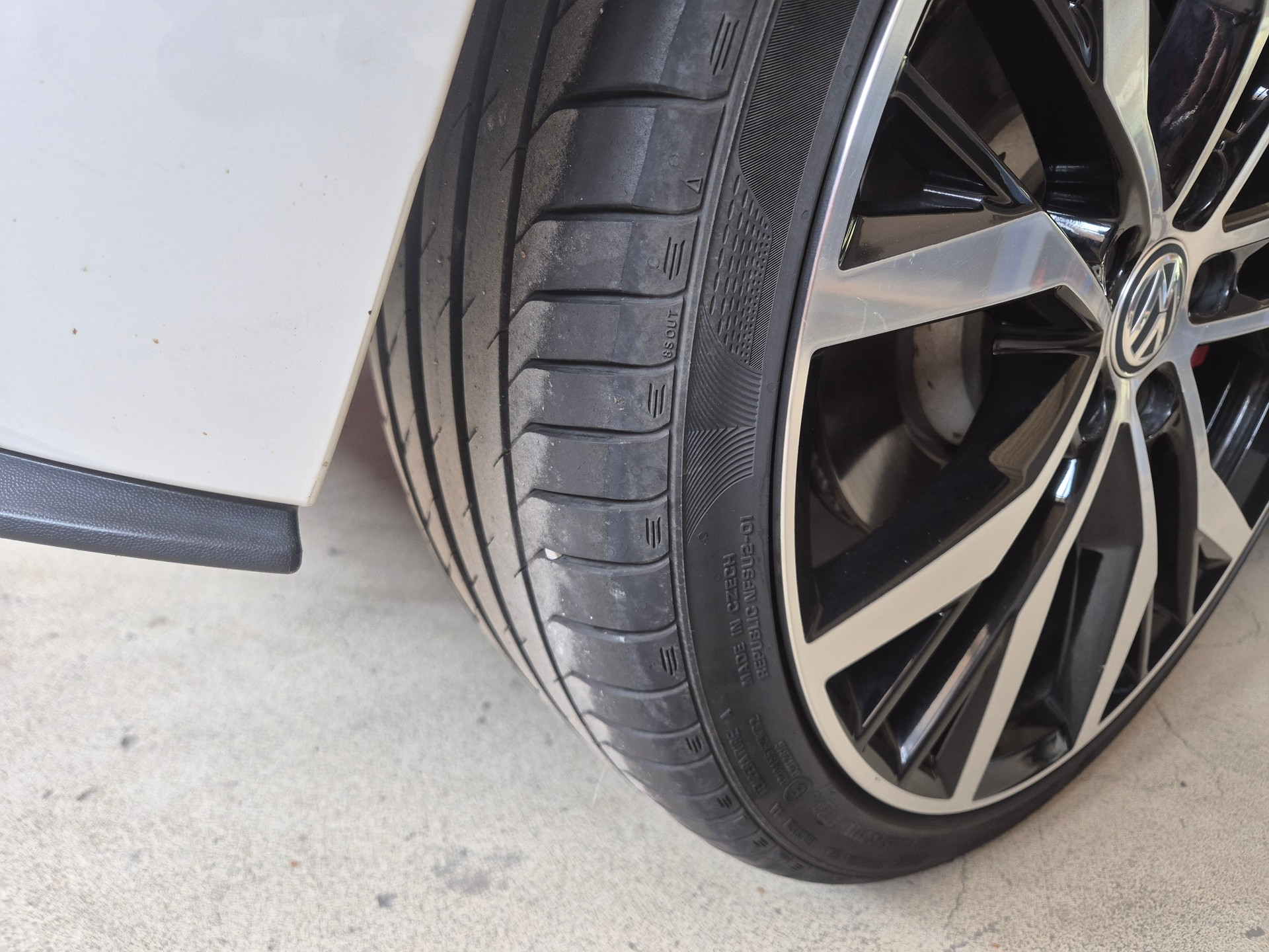 VW 2.0 TSI GTI Performance DSG-image-2